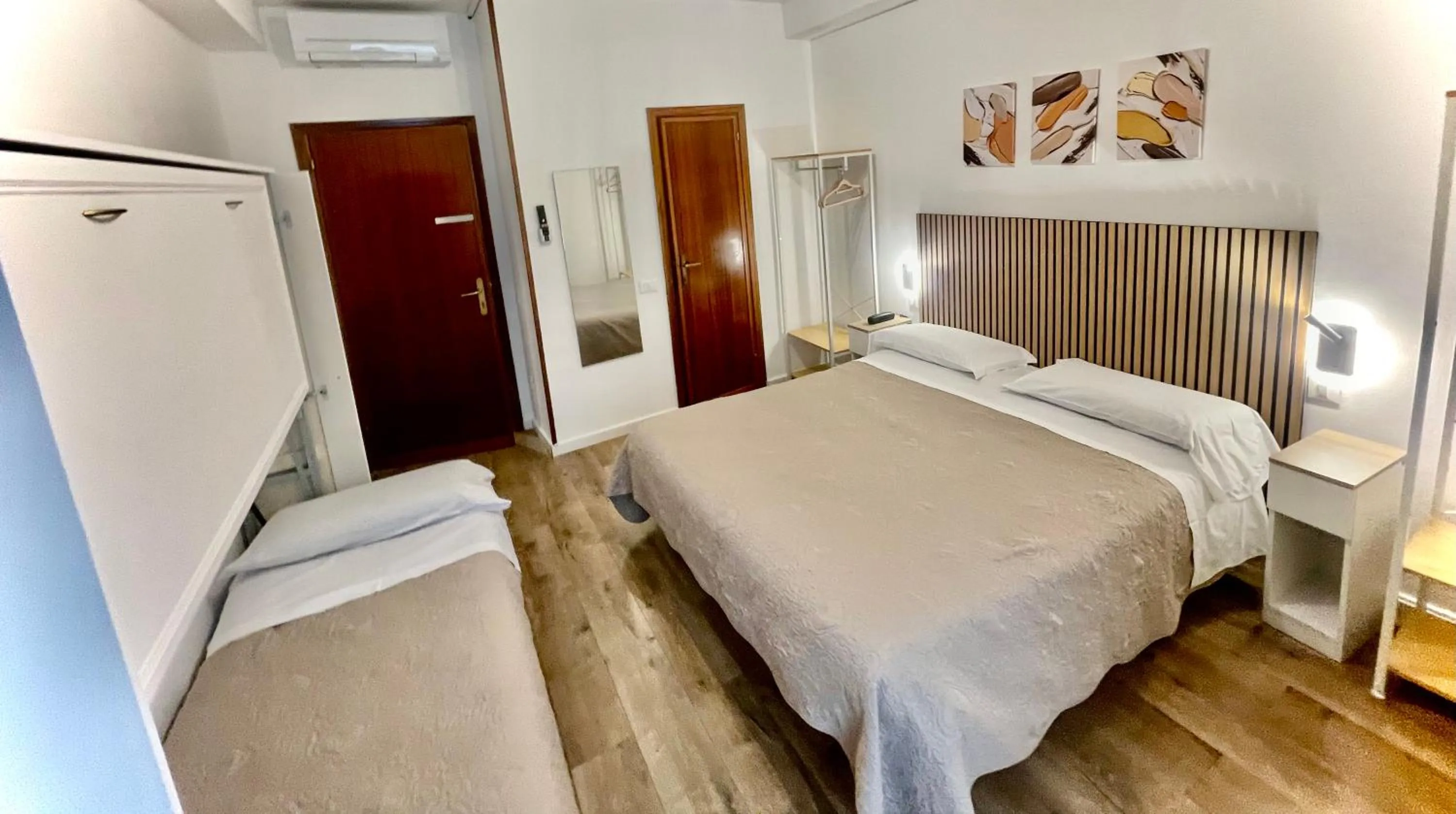 Bed in Hotel S. Ercolano