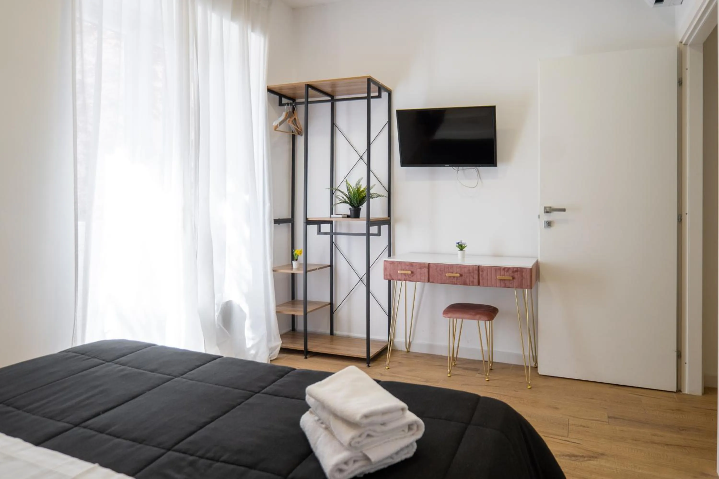 Photo of the whole room, Bed in Dalmazia 33