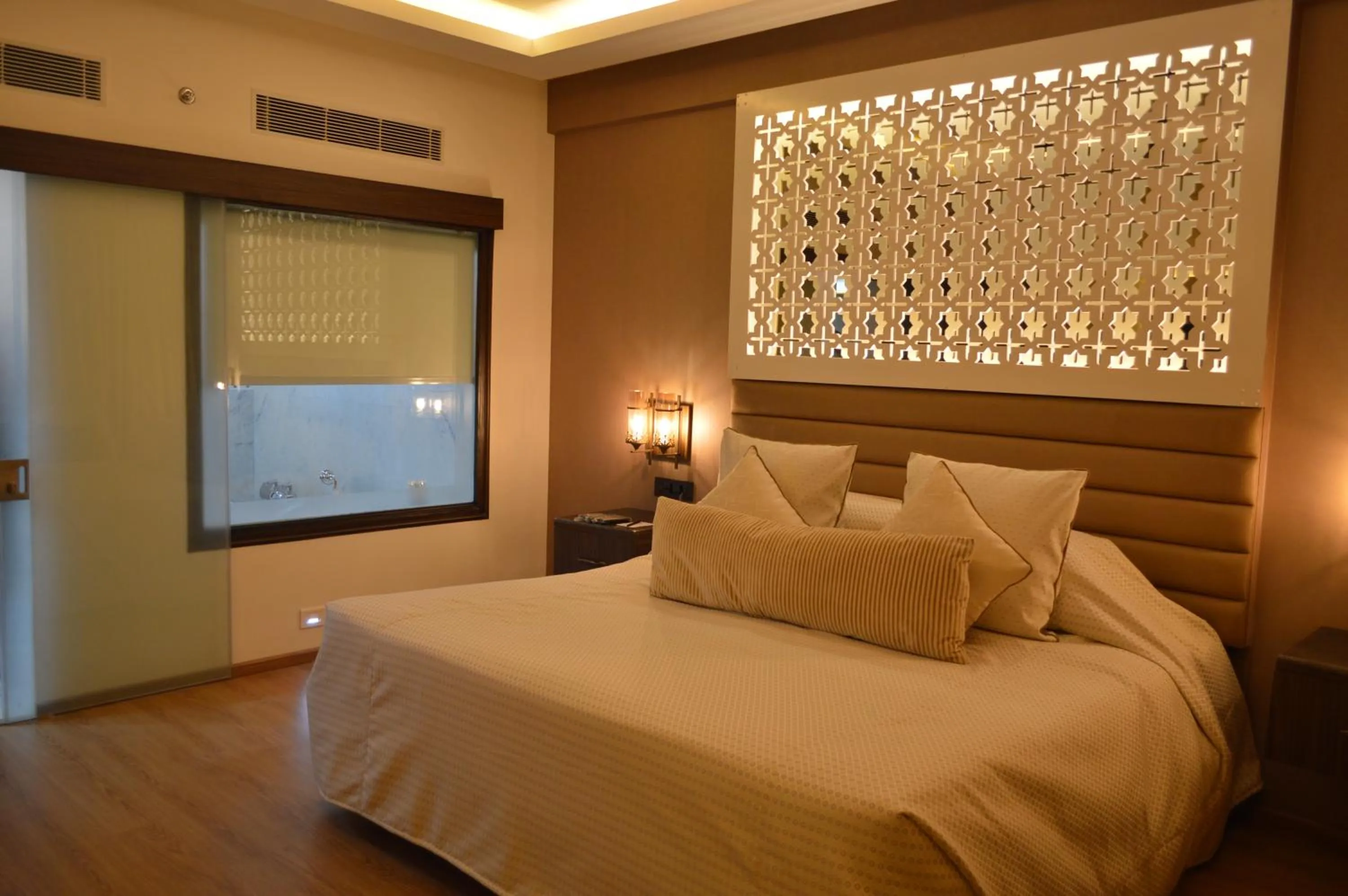 Bed in Hotel Clarks Shiraz