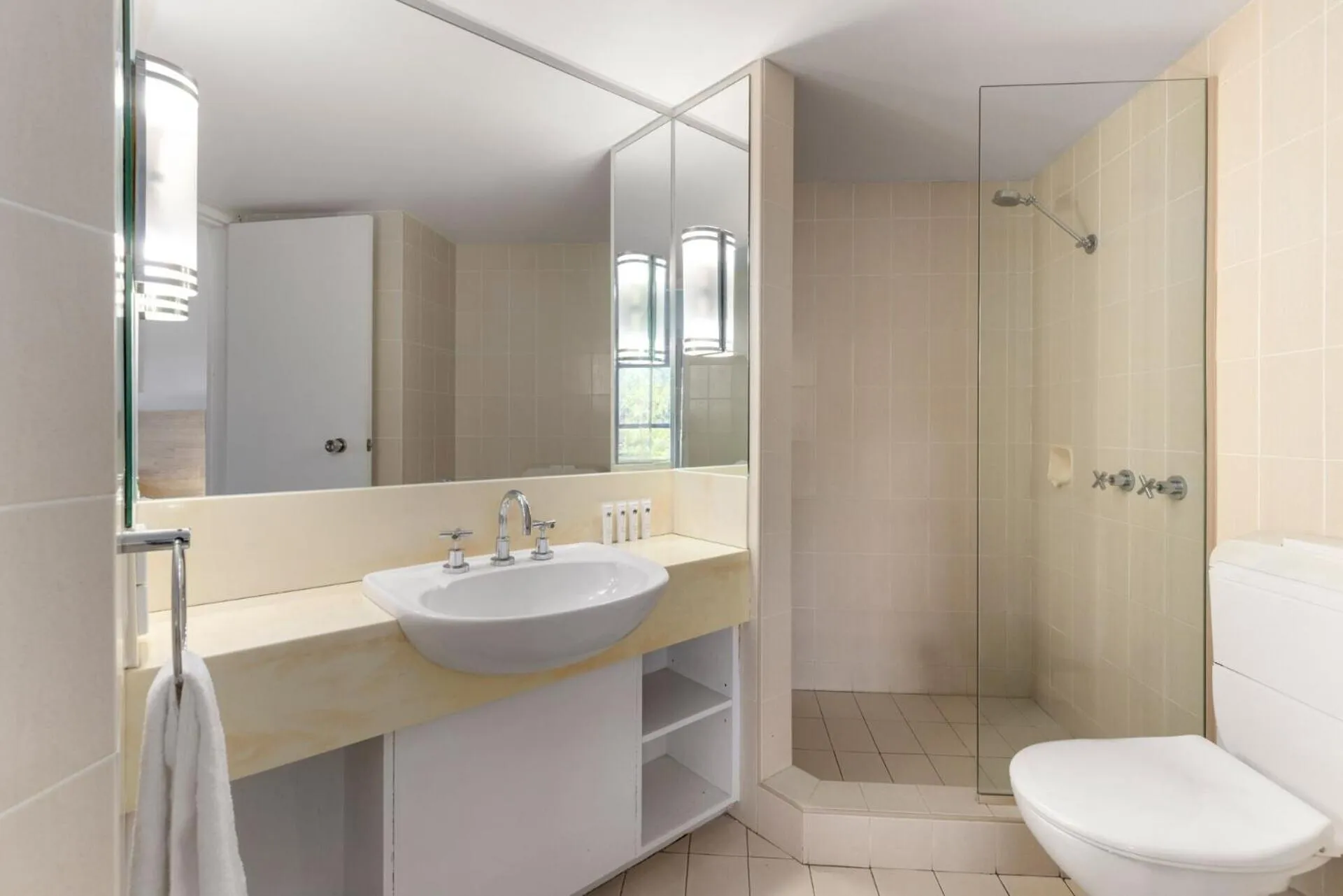 Shower in Charlesworth Bay Beach Resort