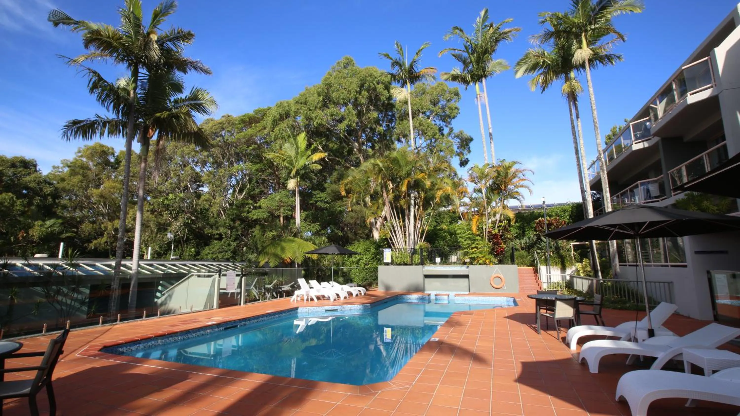 Swimming pool in Charlesworth Bay Beach Resort