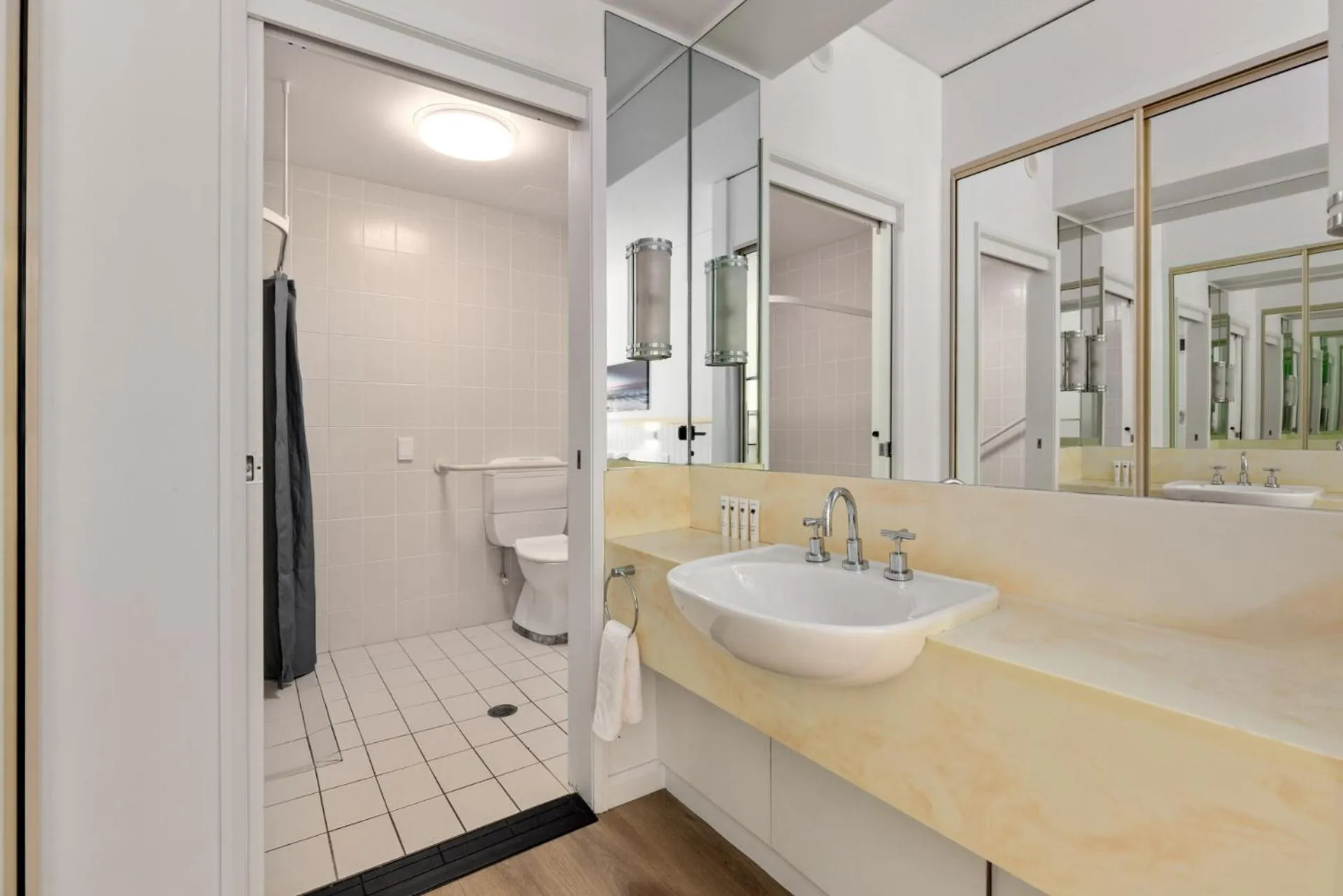 Shower in Charlesworth Bay Beach Resort