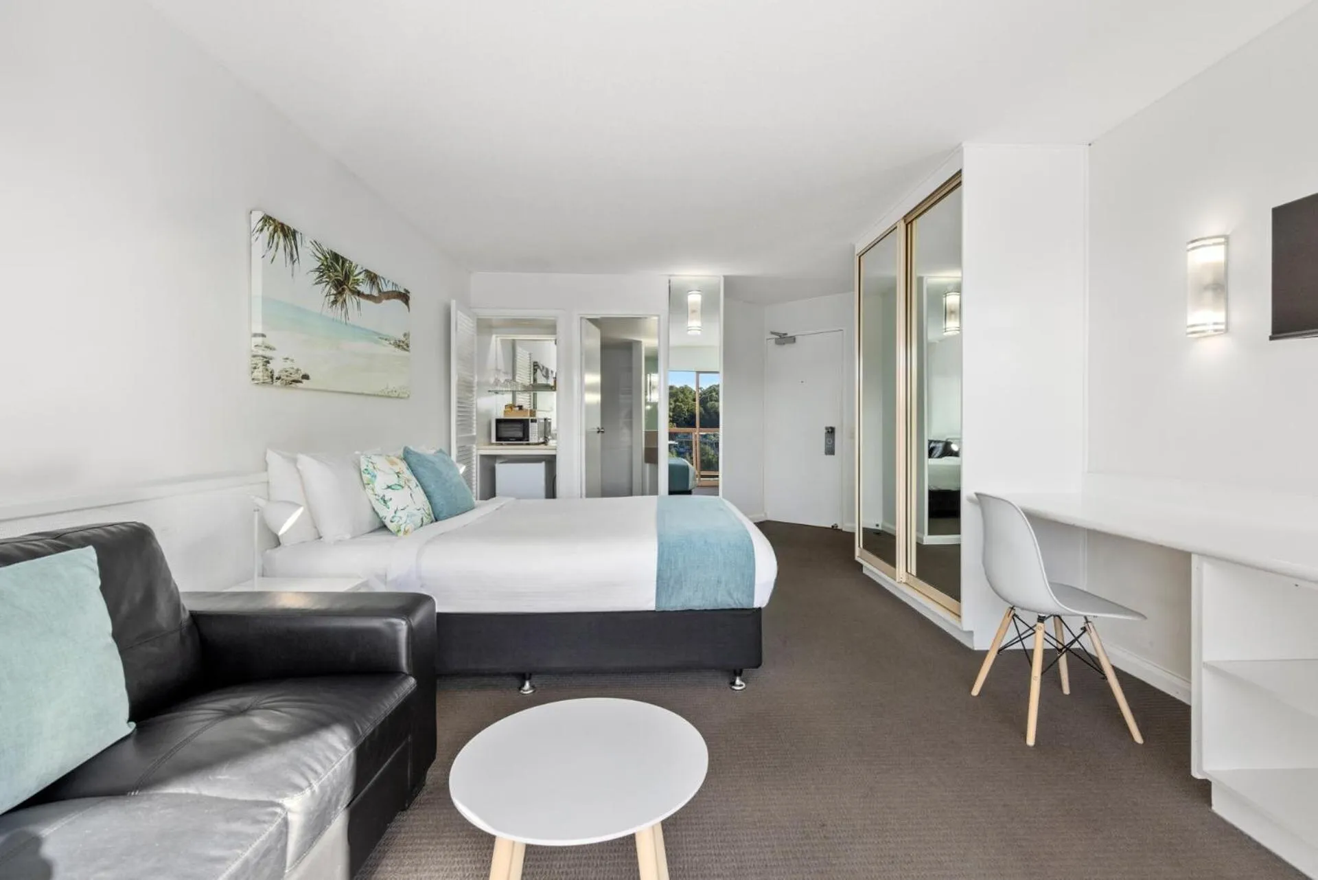 Photo of the whole room in Charlesworth Bay Beach Resort