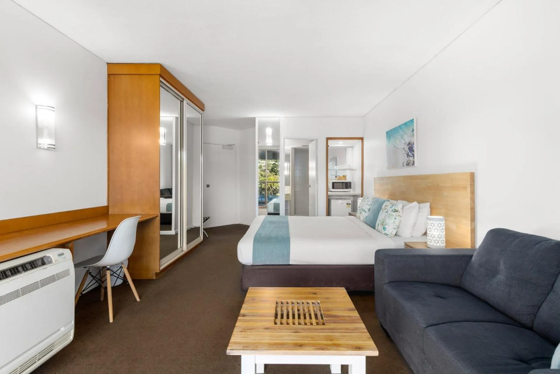 Photo of the whole room, Bed in Charlesworth Bay Beach Resort