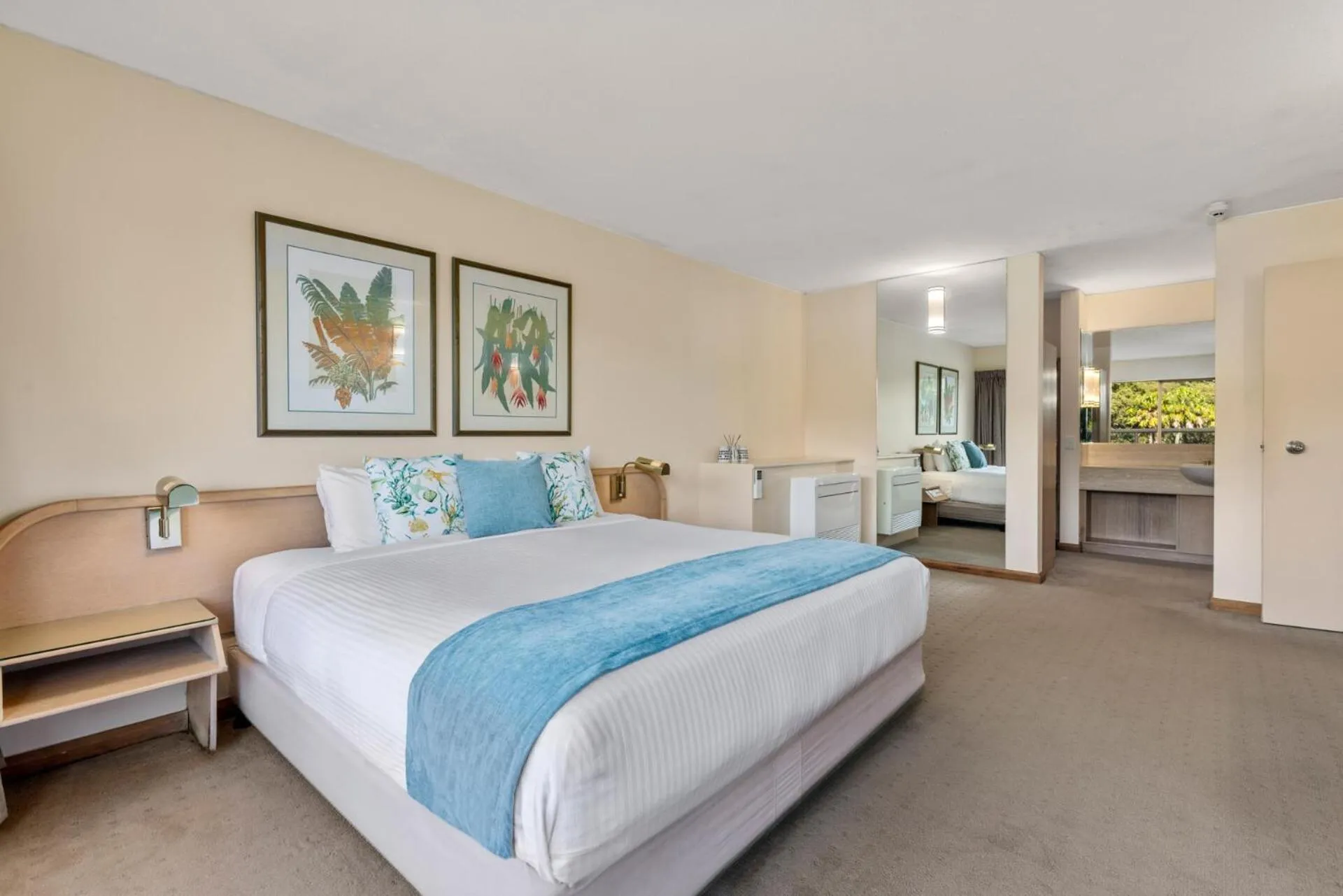 Bed in Charlesworth Bay Beach Resort