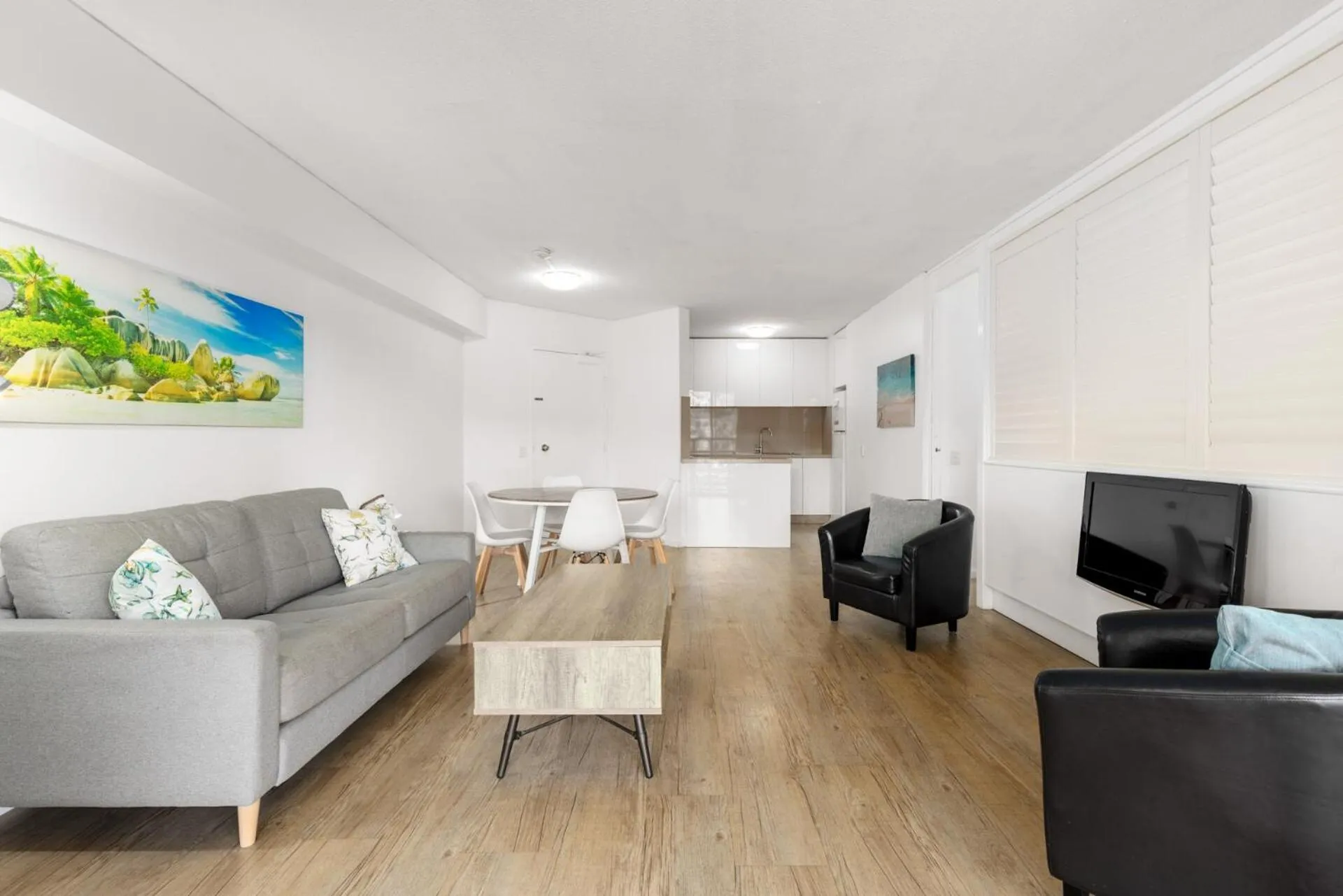 Living room in Charlesworth Bay Beach Resort