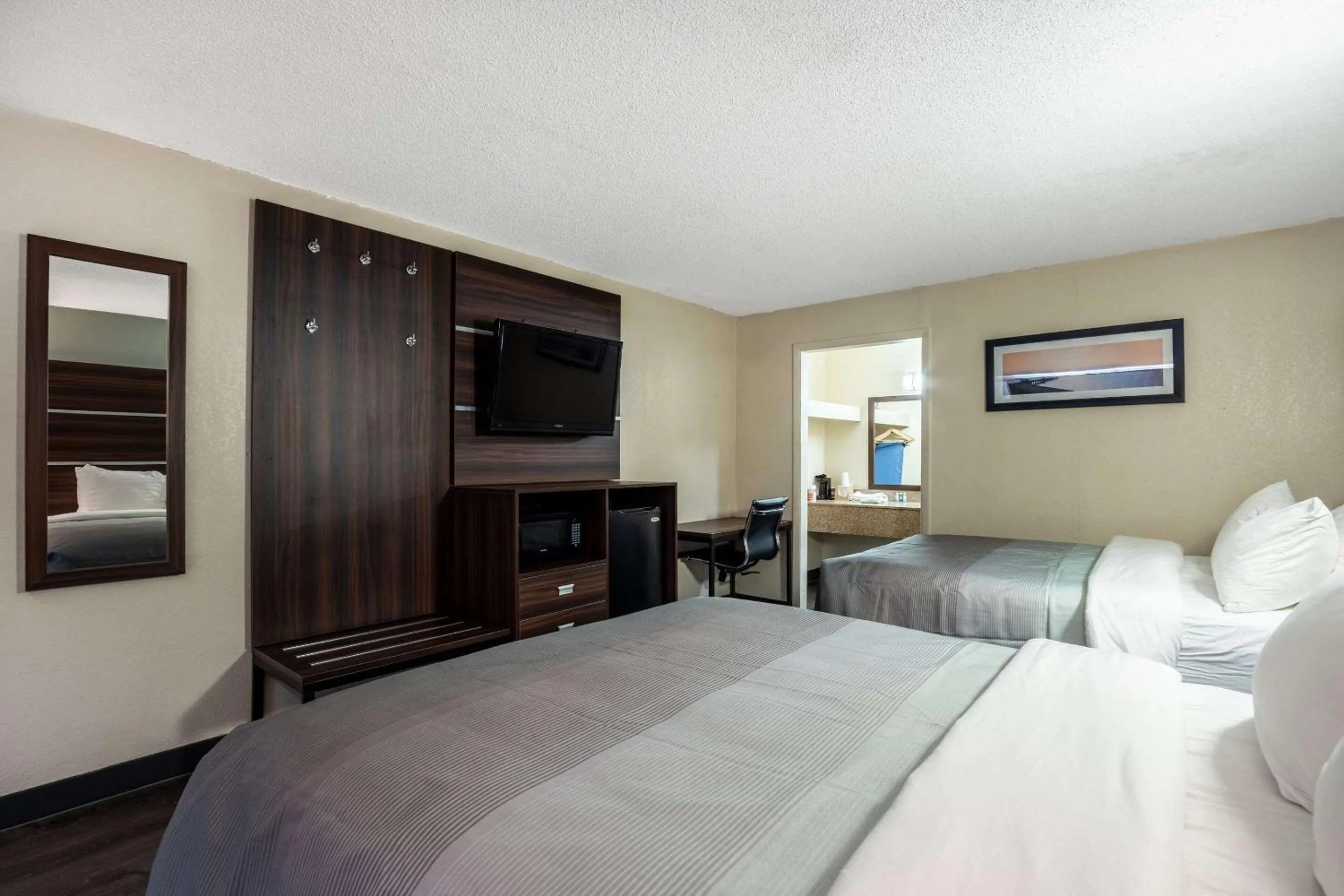 Bed in Quality Inn Yemassee