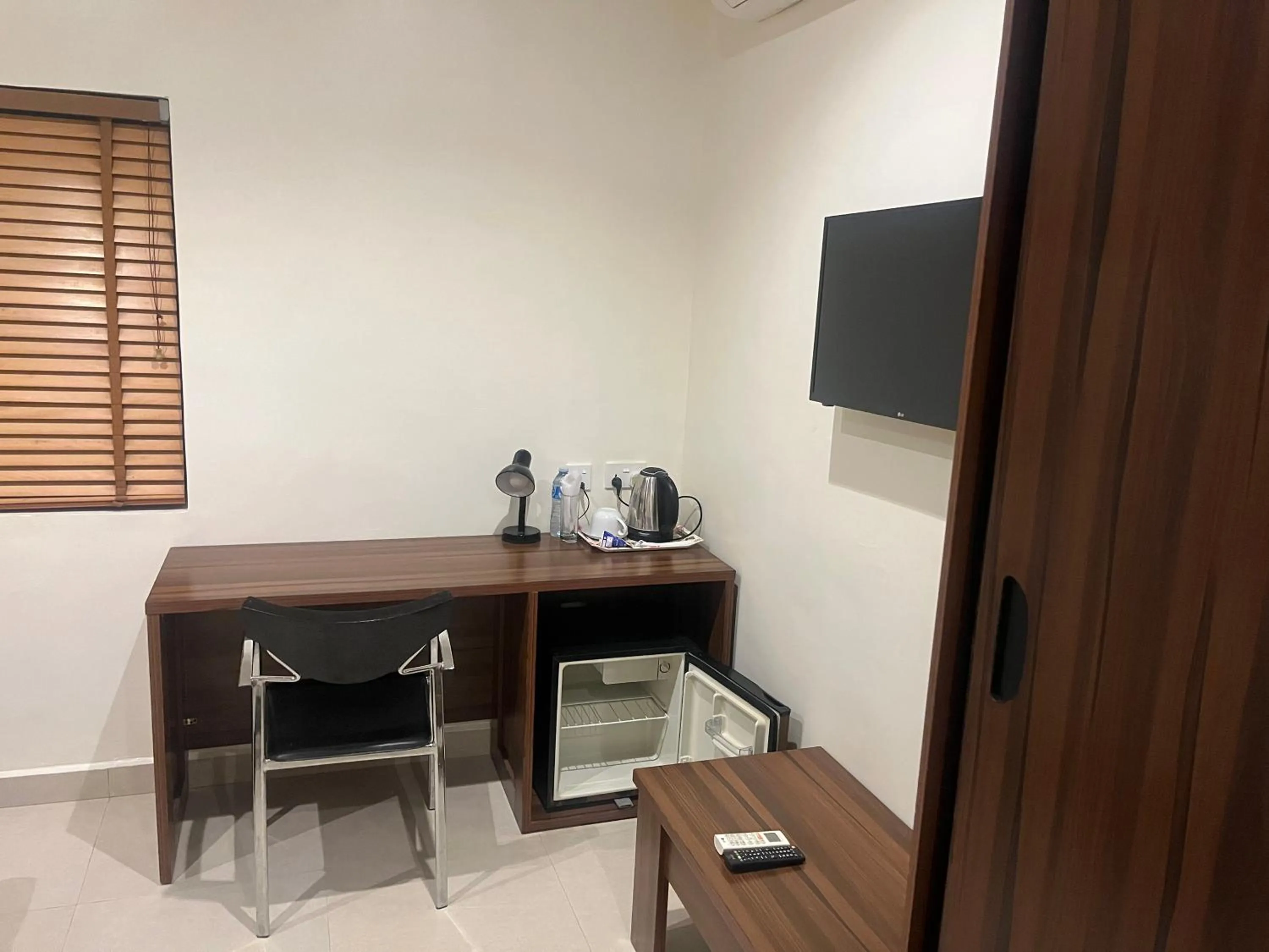 Coffee/tea facilities in Adis Hotels Prime