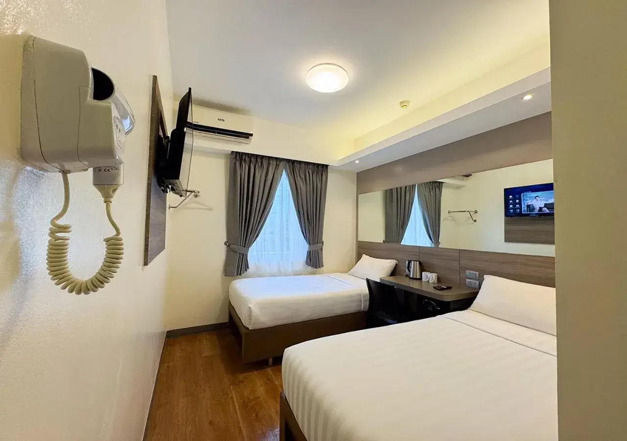 Superior Twin Room in Red Planet Davao Superior Twin Room in Red Planet Davao