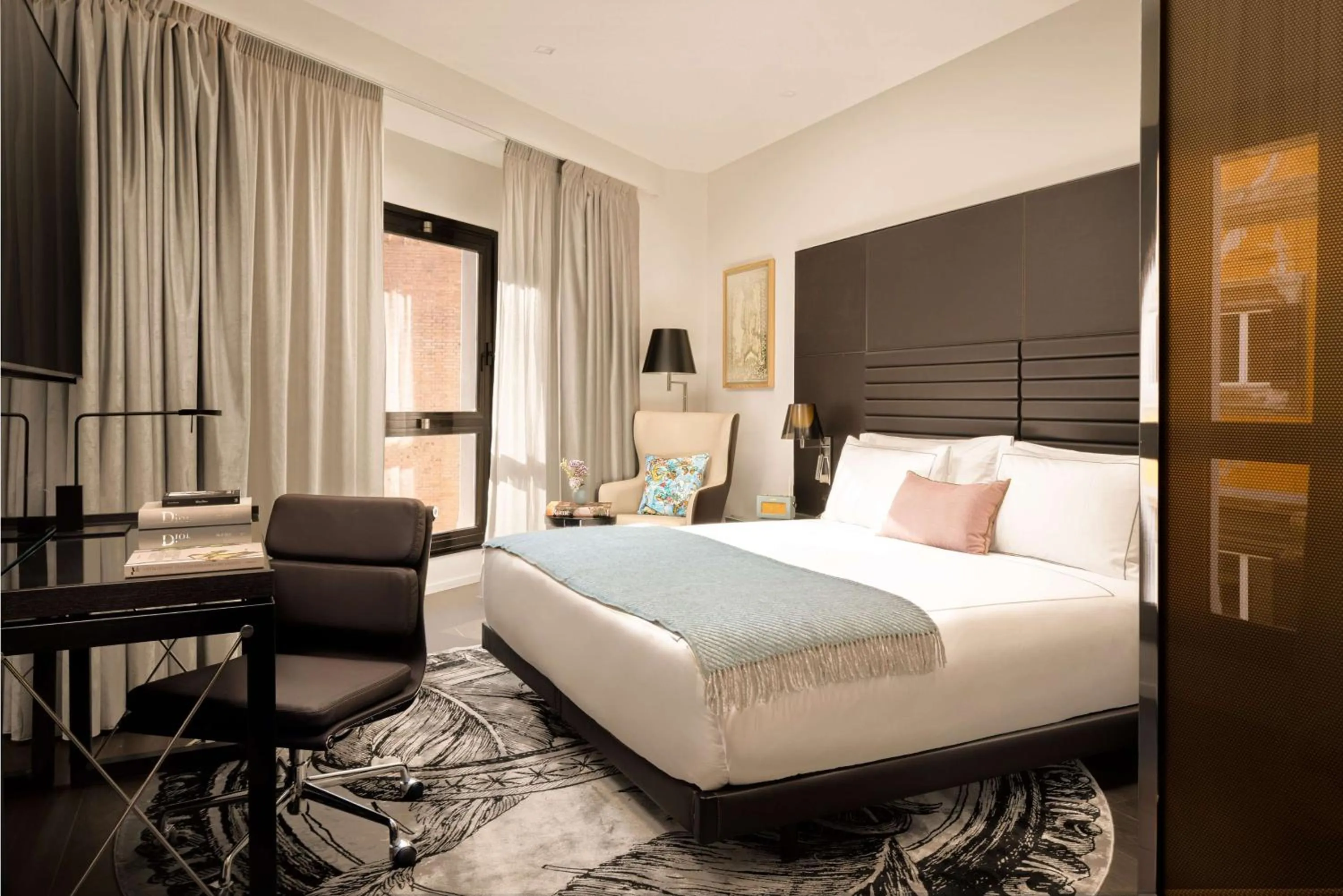 Bedroom, Bed in art'otel Rome Piazza Sallustio, Powered by Radisson Hotels