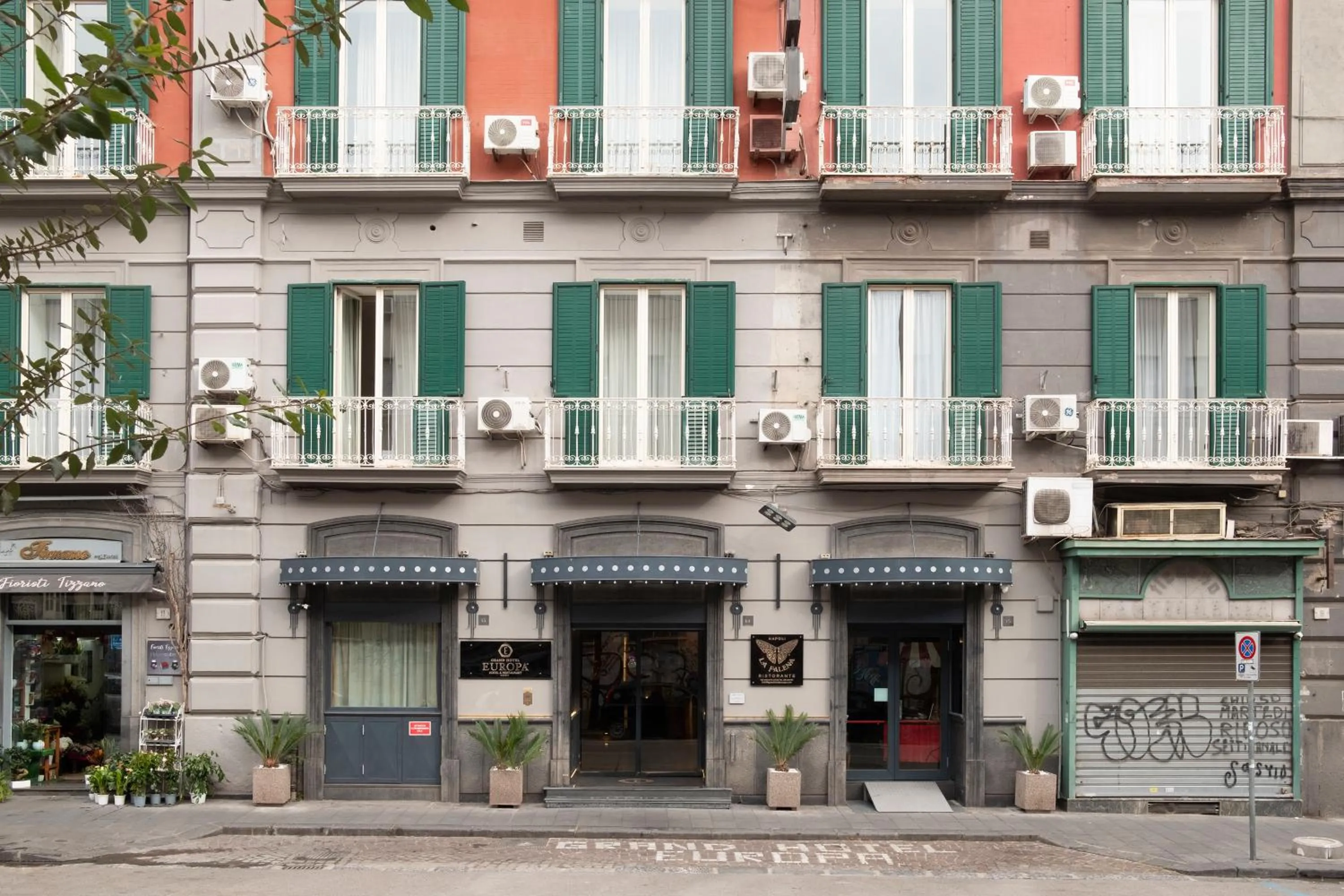 Property building in Grand Hotel Europa & Restaurant