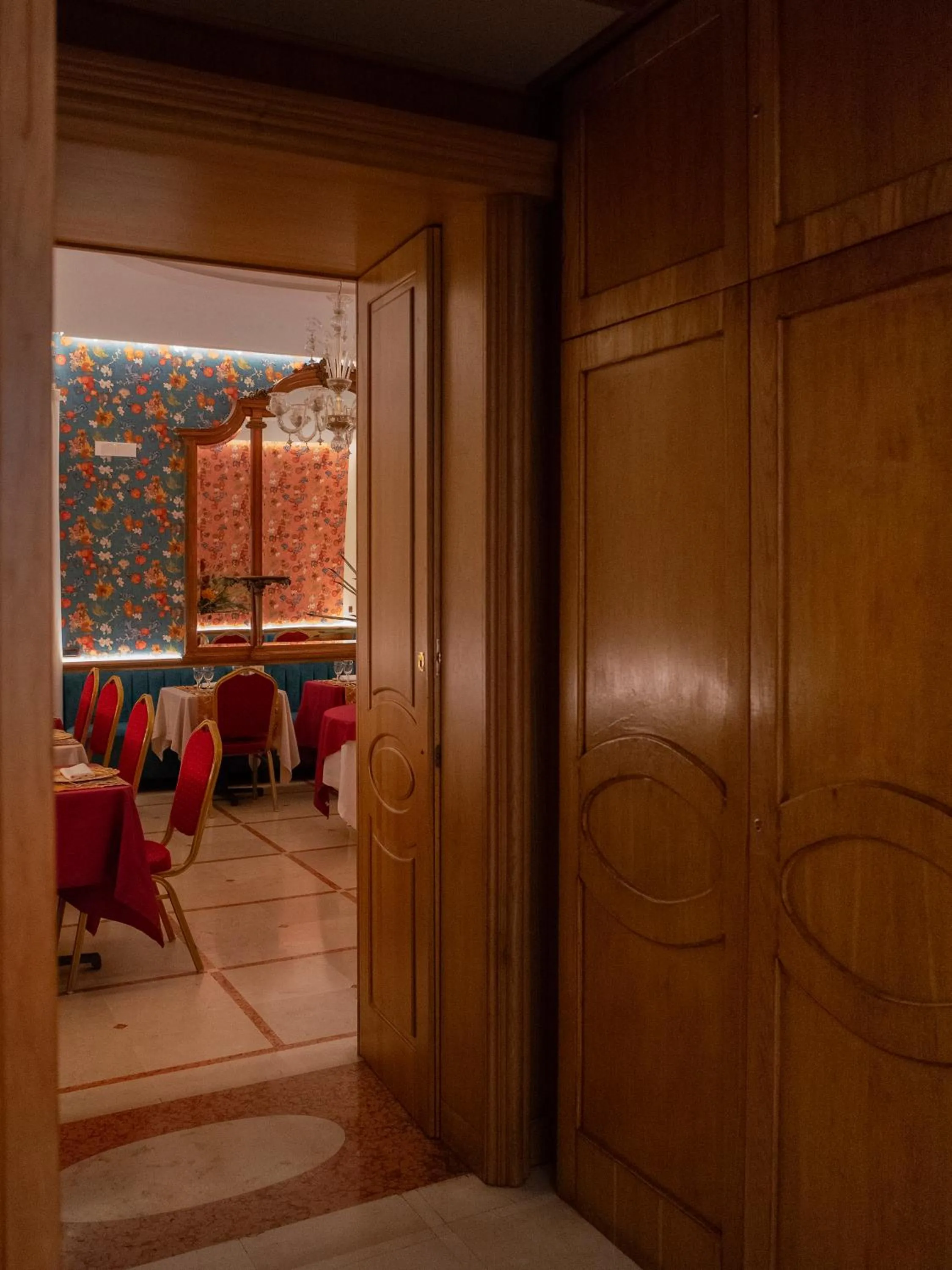 Restaurant/places to eat in Grand Hotel Europa & Restaurant