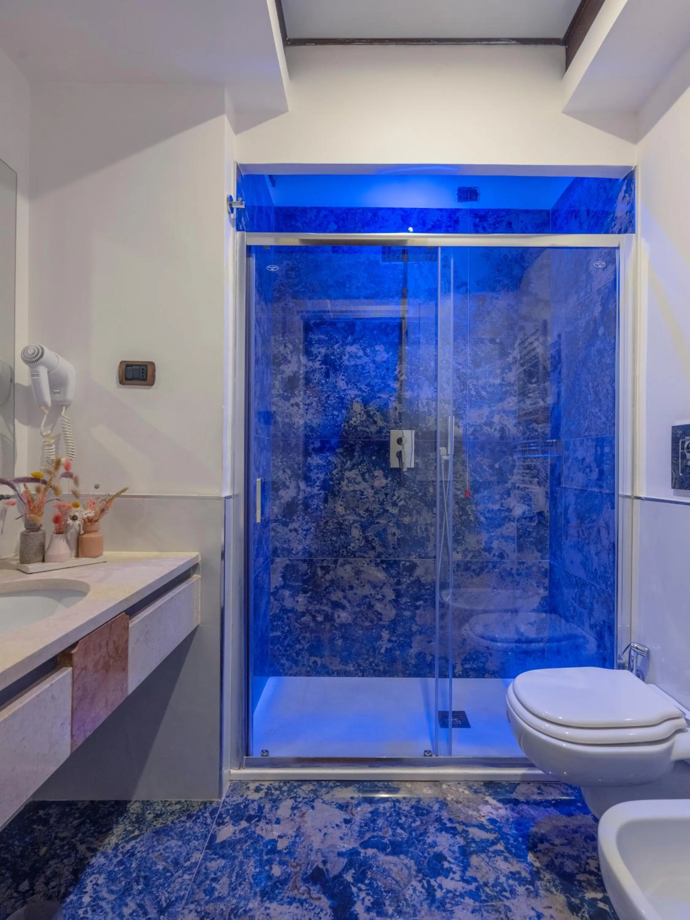 Bathroom in Grand Hotel Europa & Restaurant