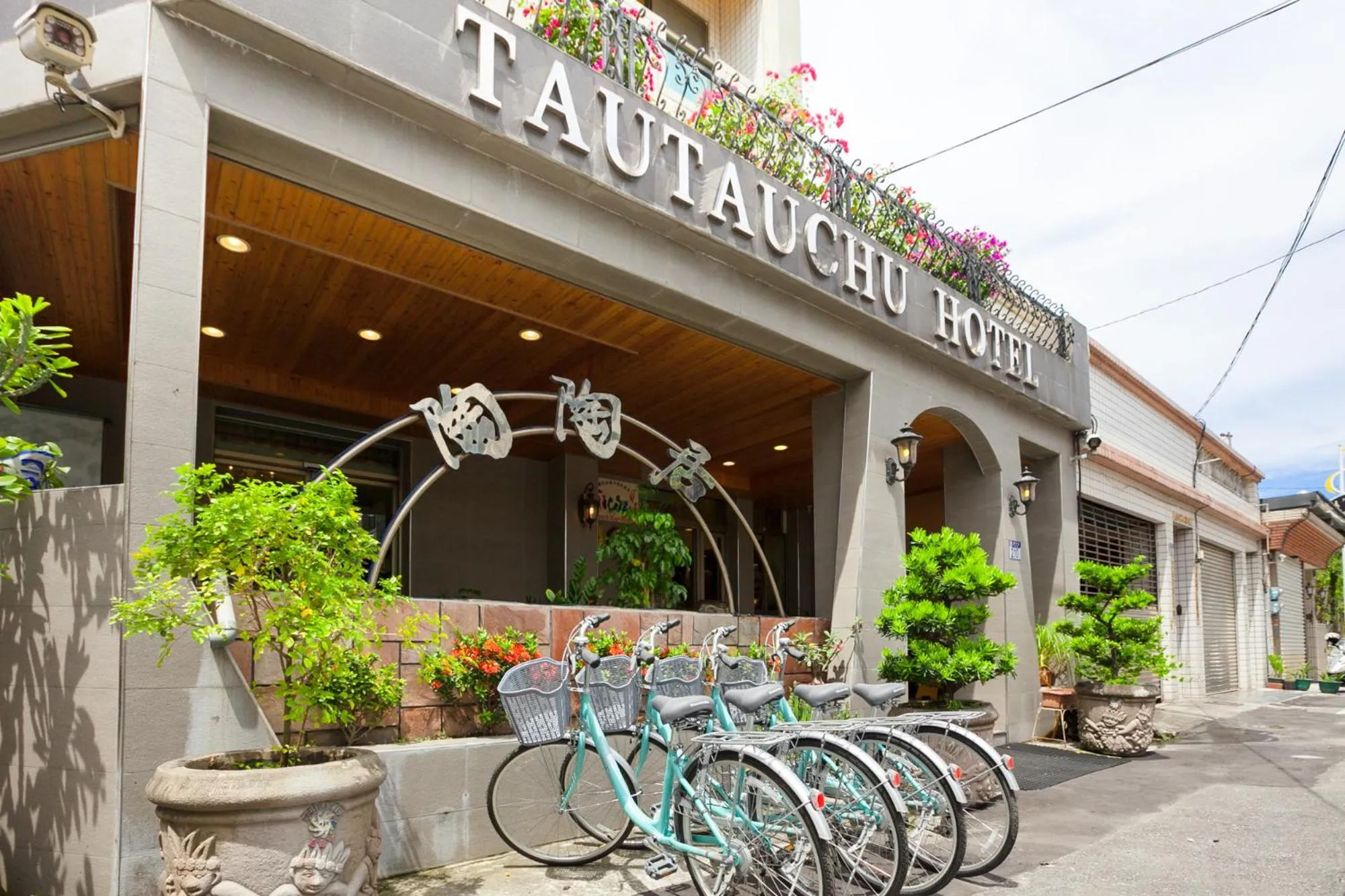Cycling, Property Building in Tau Tau Chu Hotel