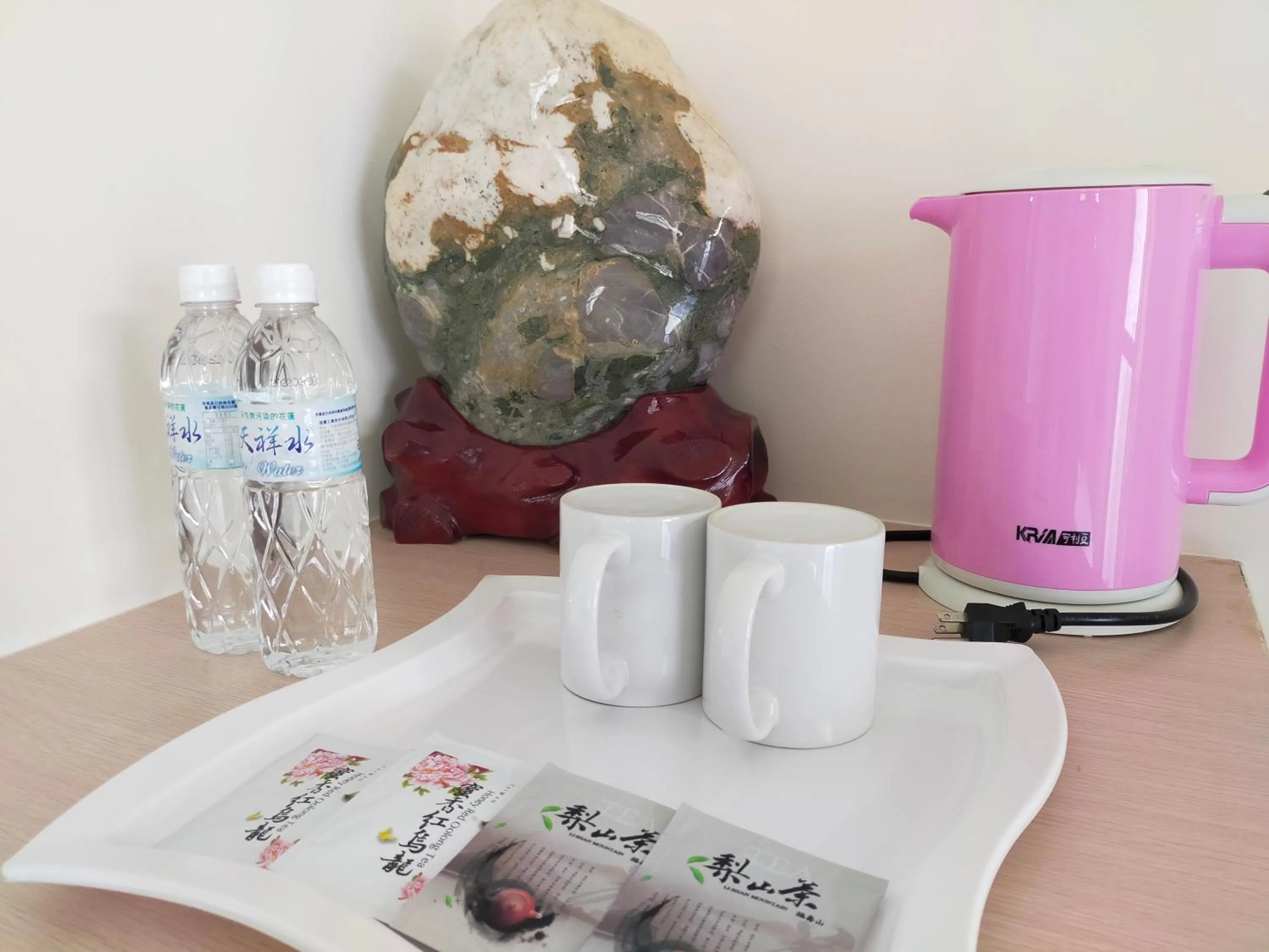 Food and drinks in Tau Tau Chu Hotel