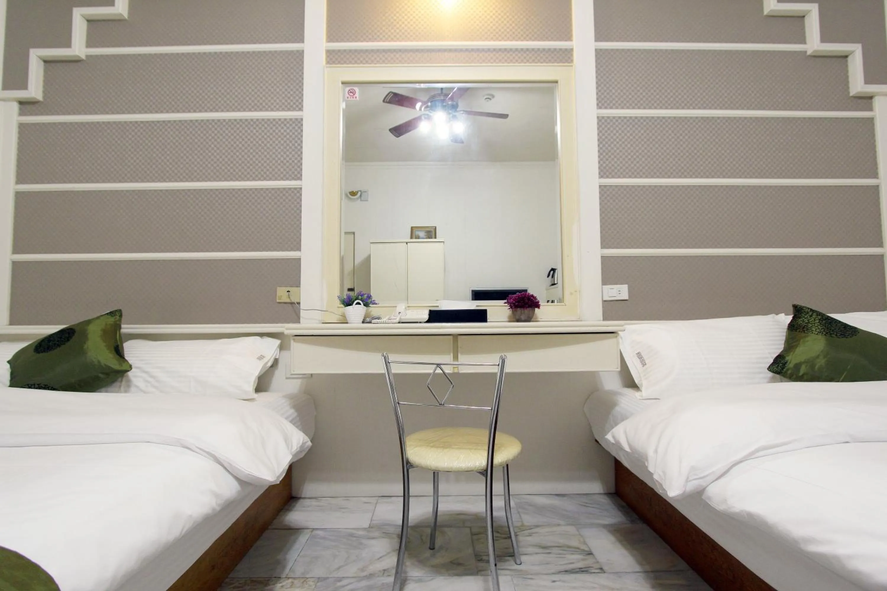 Bedroom, Bed in Tau Tau Chu Hotel