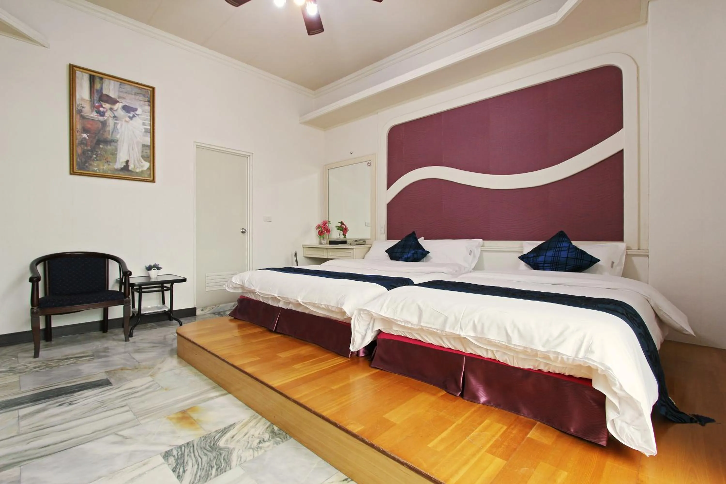 Bedroom, Bed in Tau Tau Chu Hotel