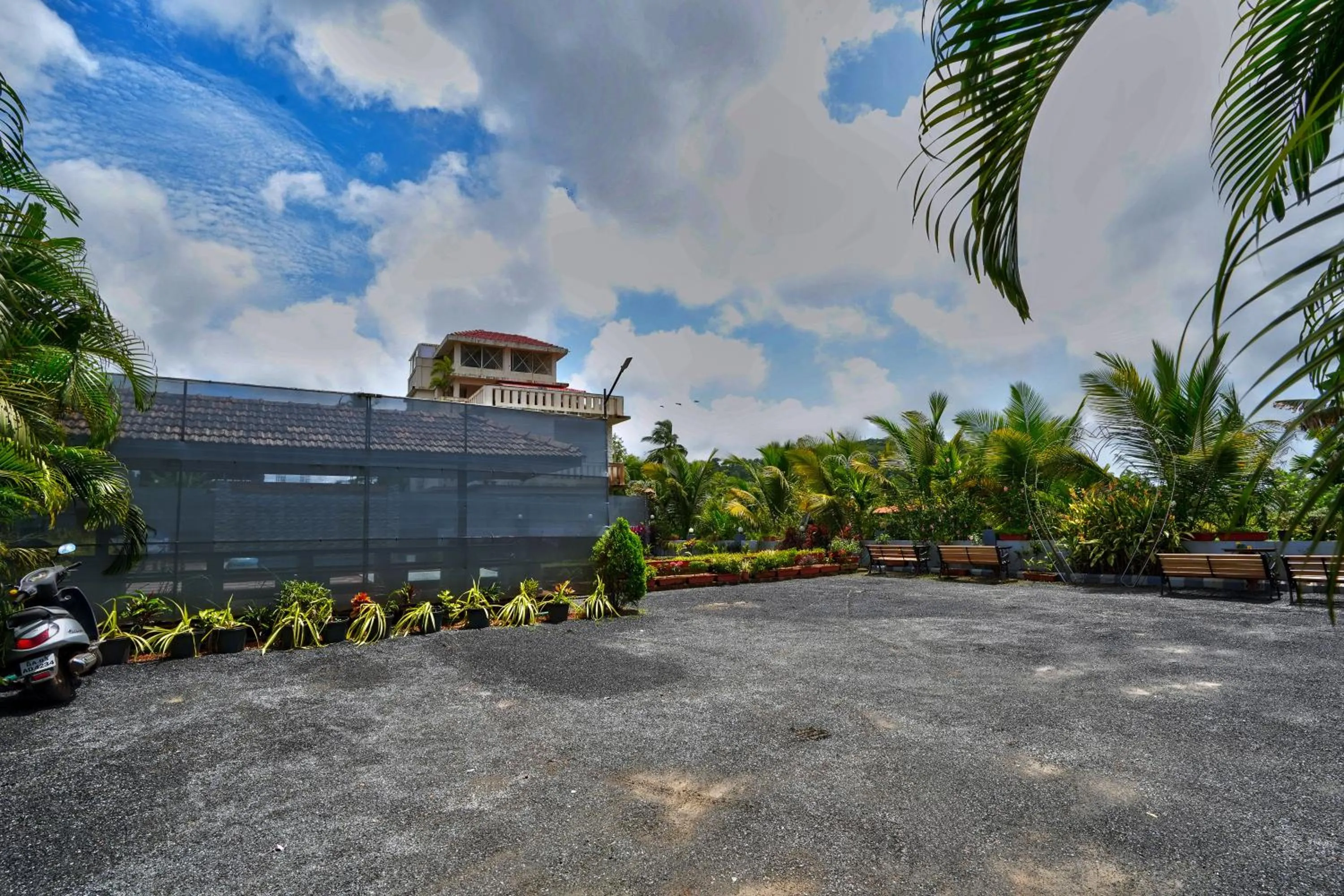 Parking in Rofinos Cottages