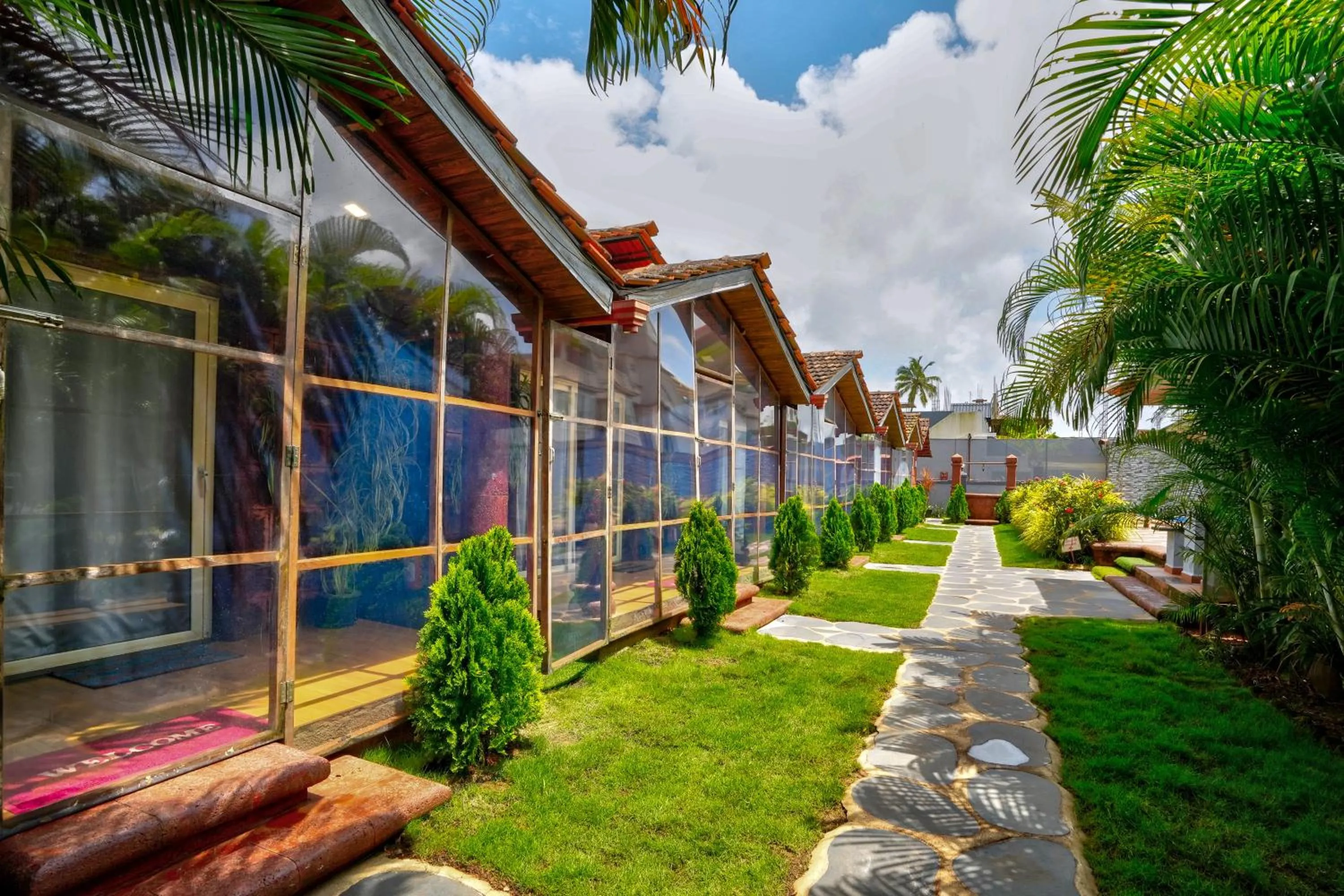 Garden view in Rofinos Cottages