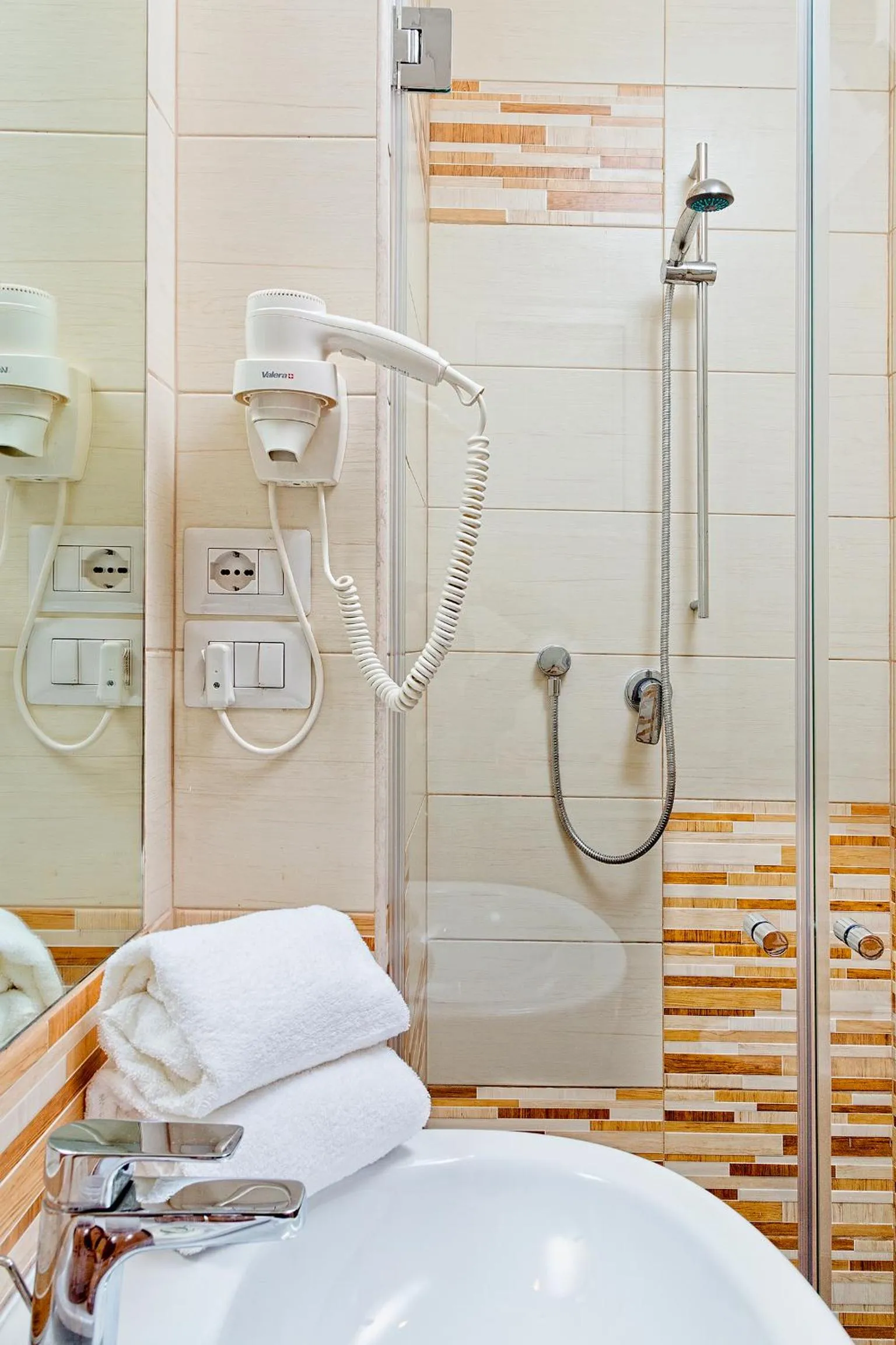 Bathroom in Airone Hotel