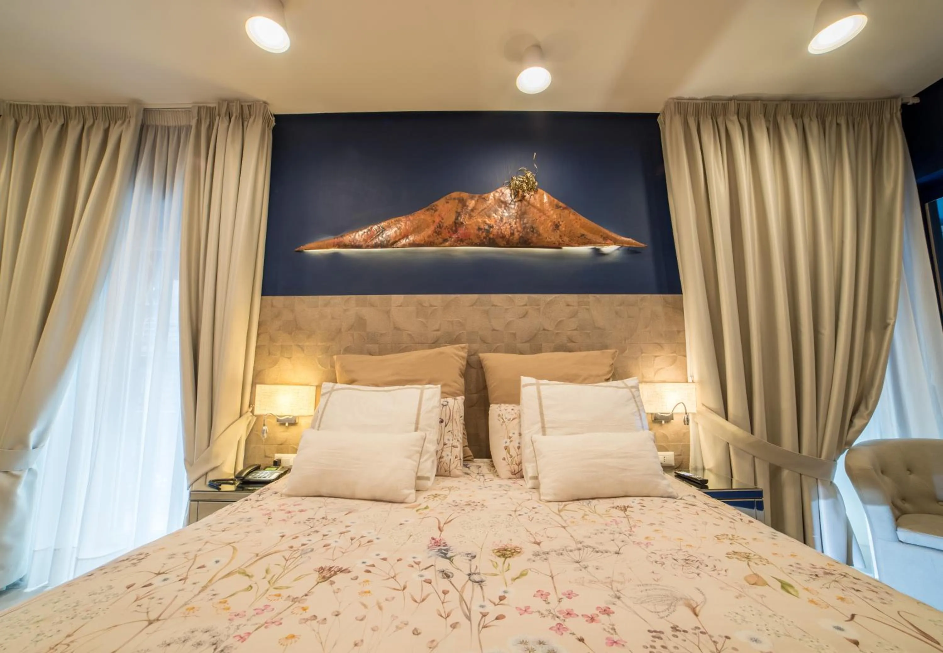 Property building, Bed in Airone Hotel