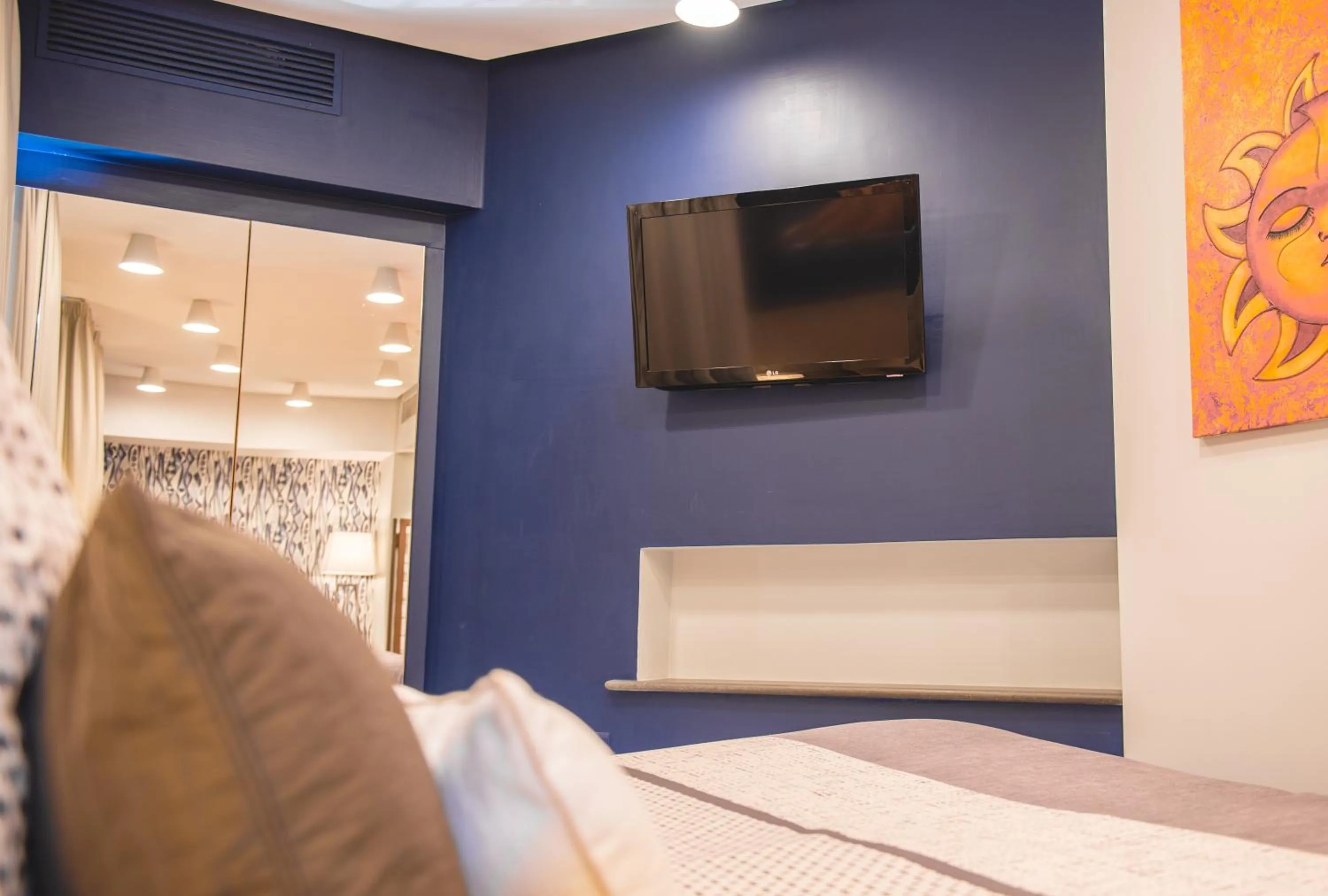 TV and multimedia, Bed in Airone Hotel