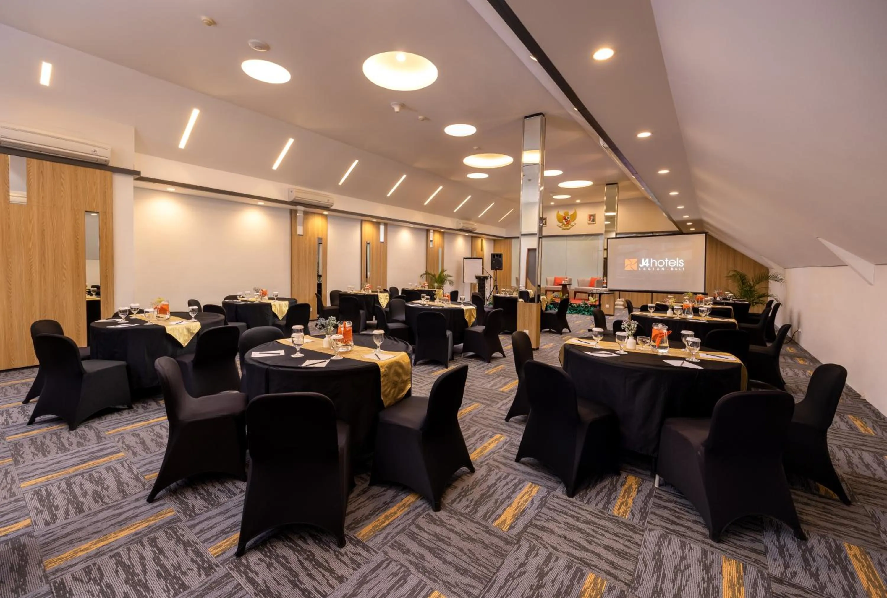 Meeting/conference room in J4 Hotels Legian