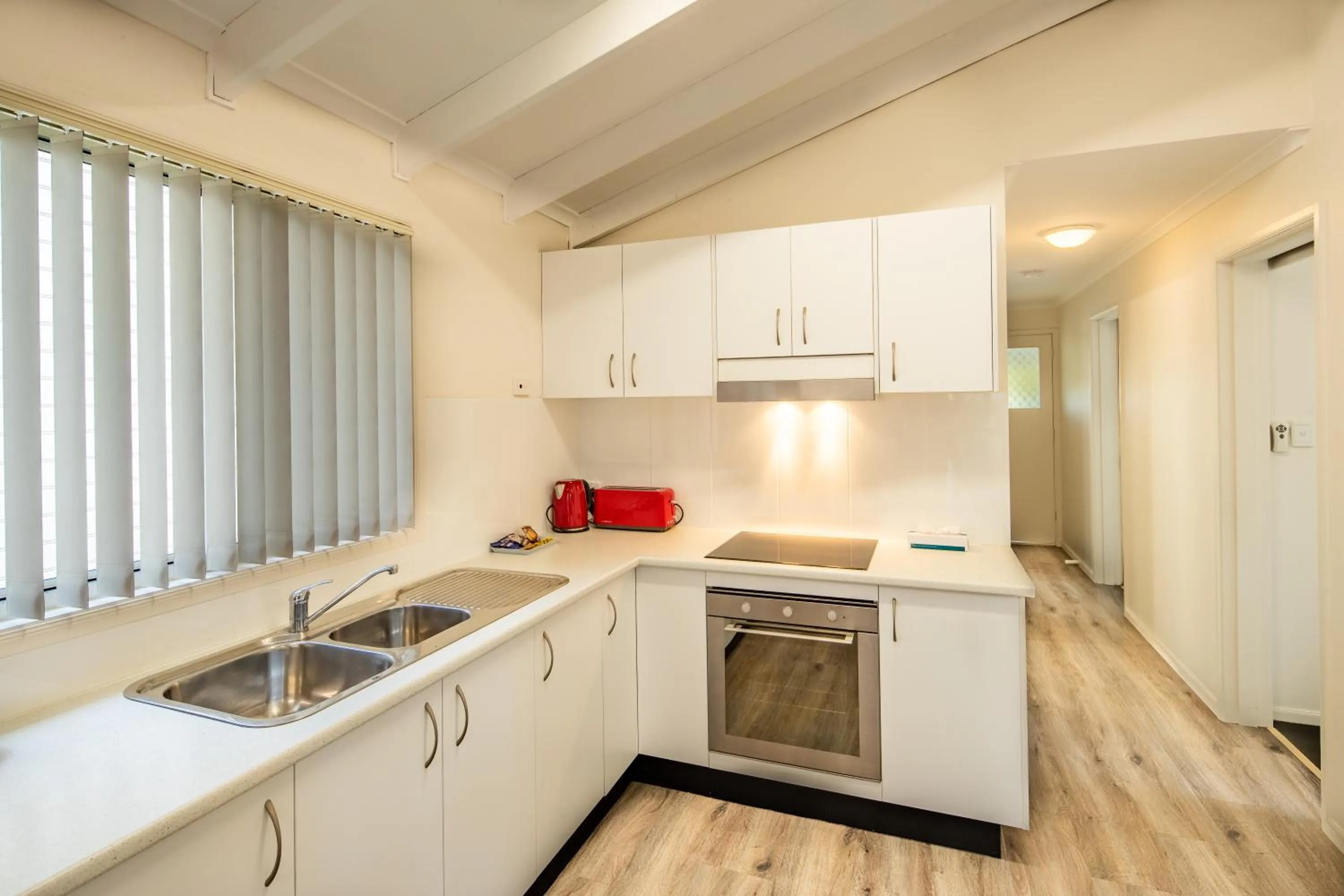 Kitchen or kitchenette in Ingenia Holidays Bonny Hills