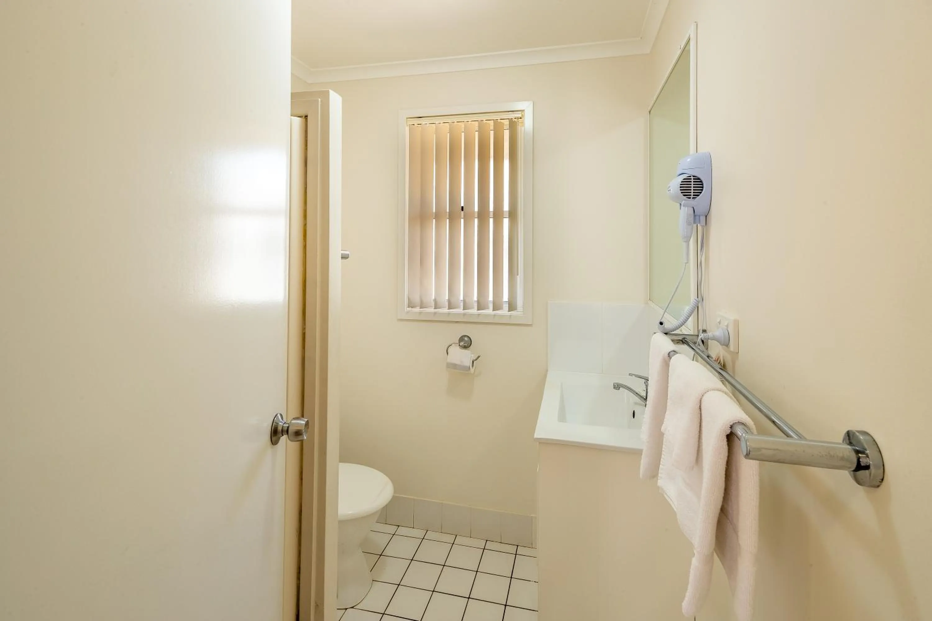 Bathroom in Ingenia Holidays Bonny Hills