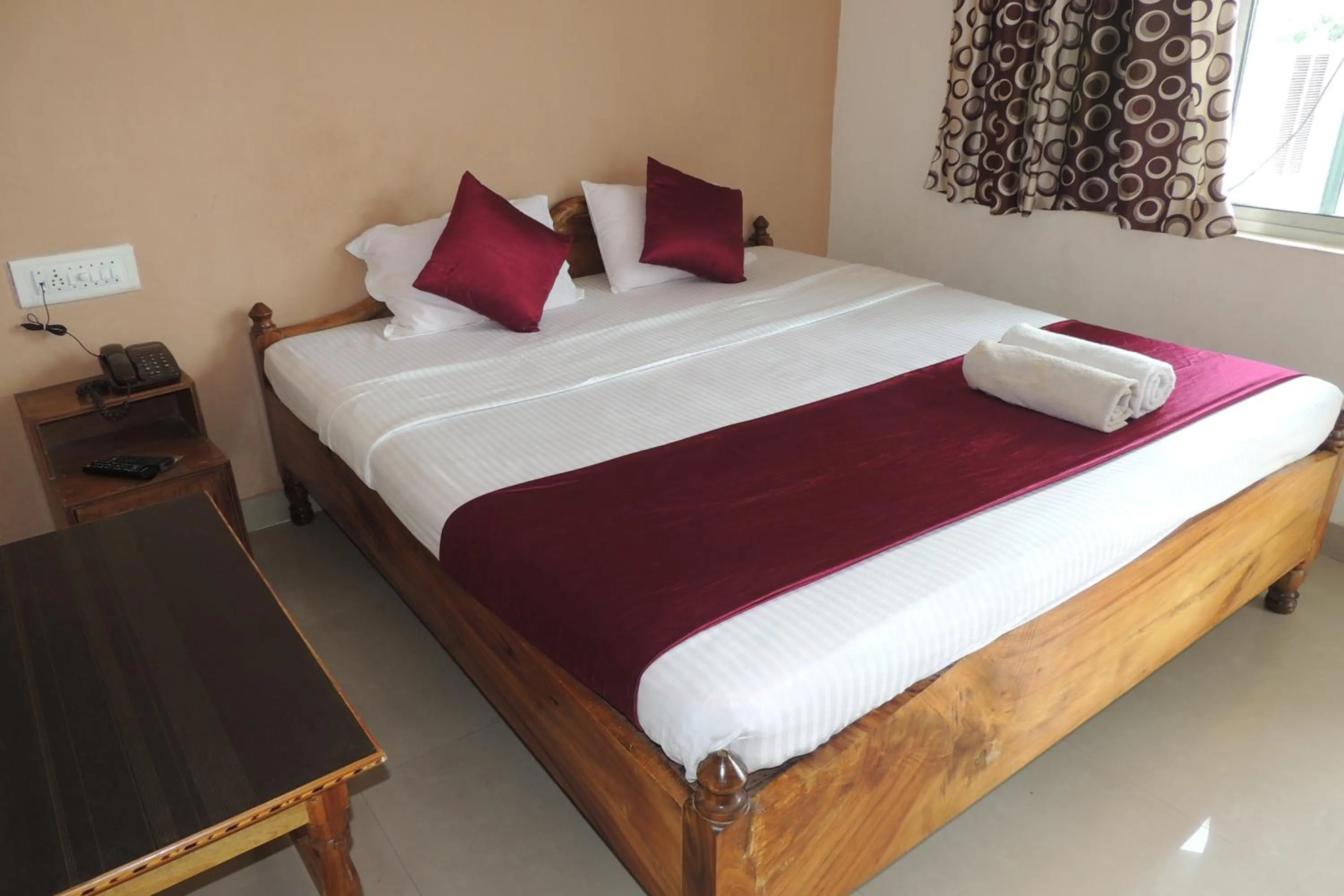 bunk bed, Bed in Surya Inn