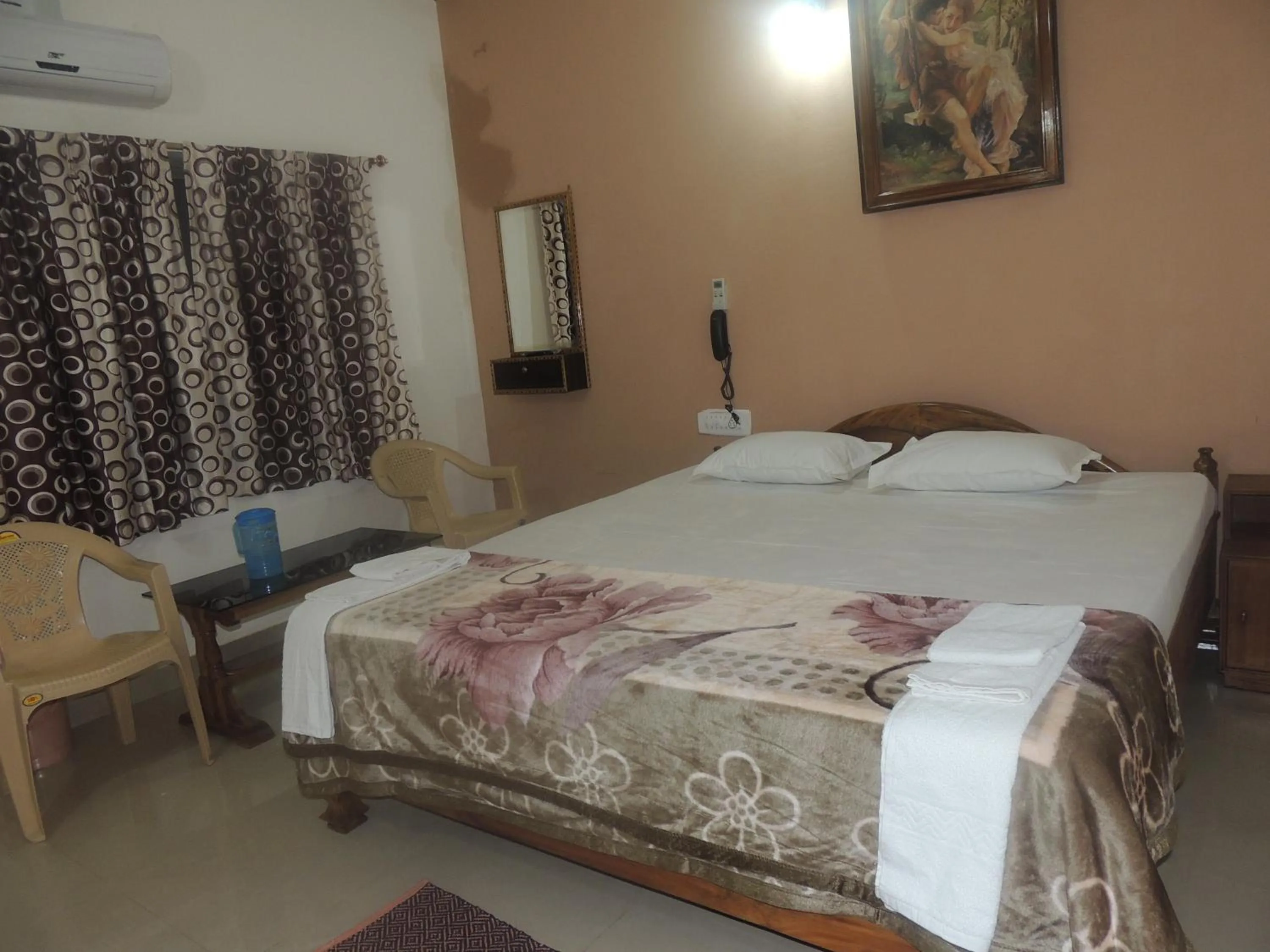 Bedroom, Bed in Surya Inn