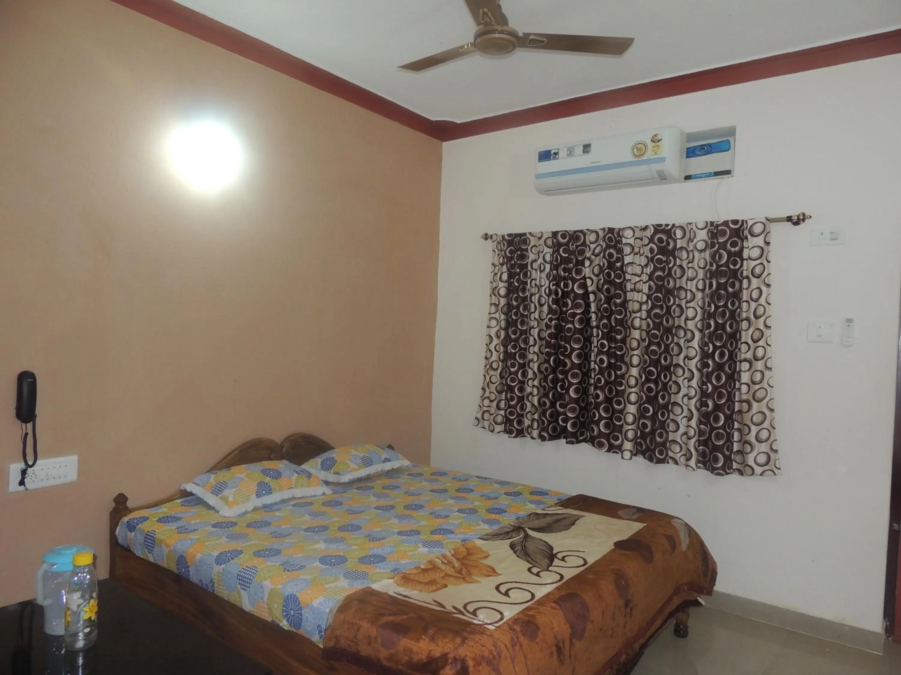 bunk bed, Bed in Surya Inn