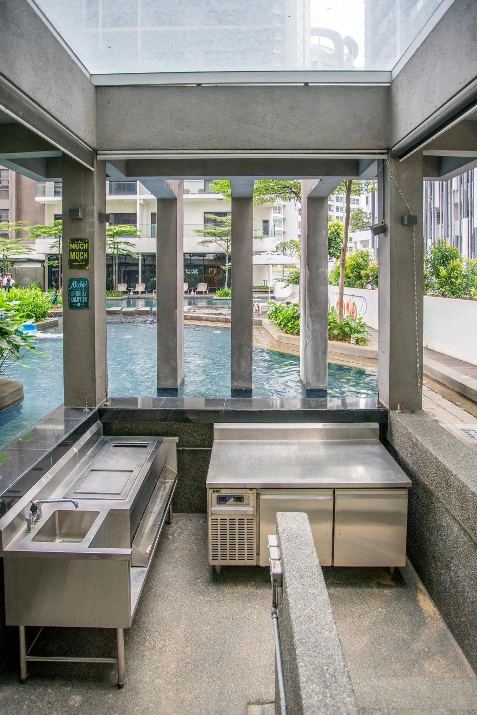Swimming pool in 188 Suites with Washer and Bathtub near KLCC Kula Lumpur