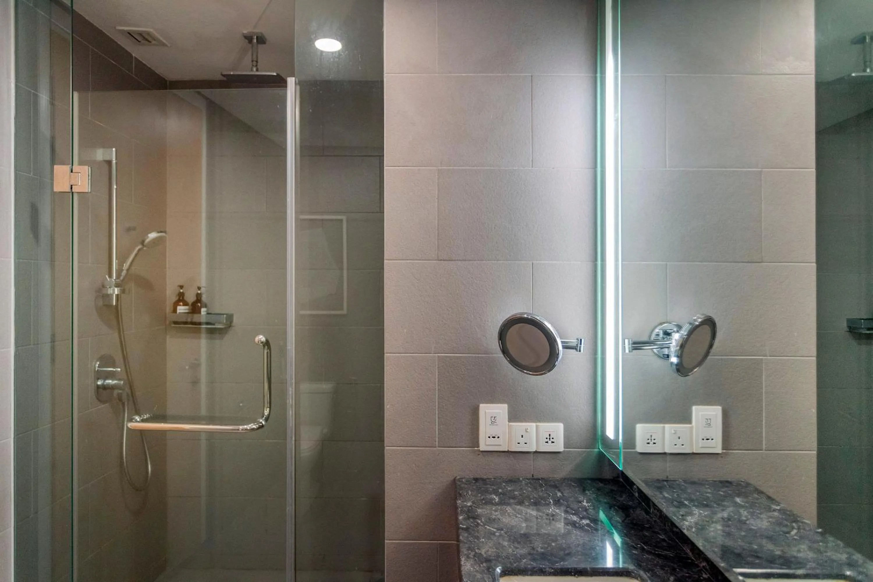 188 Suites with Washer and Bathtub near KLCC Kula Lumpur