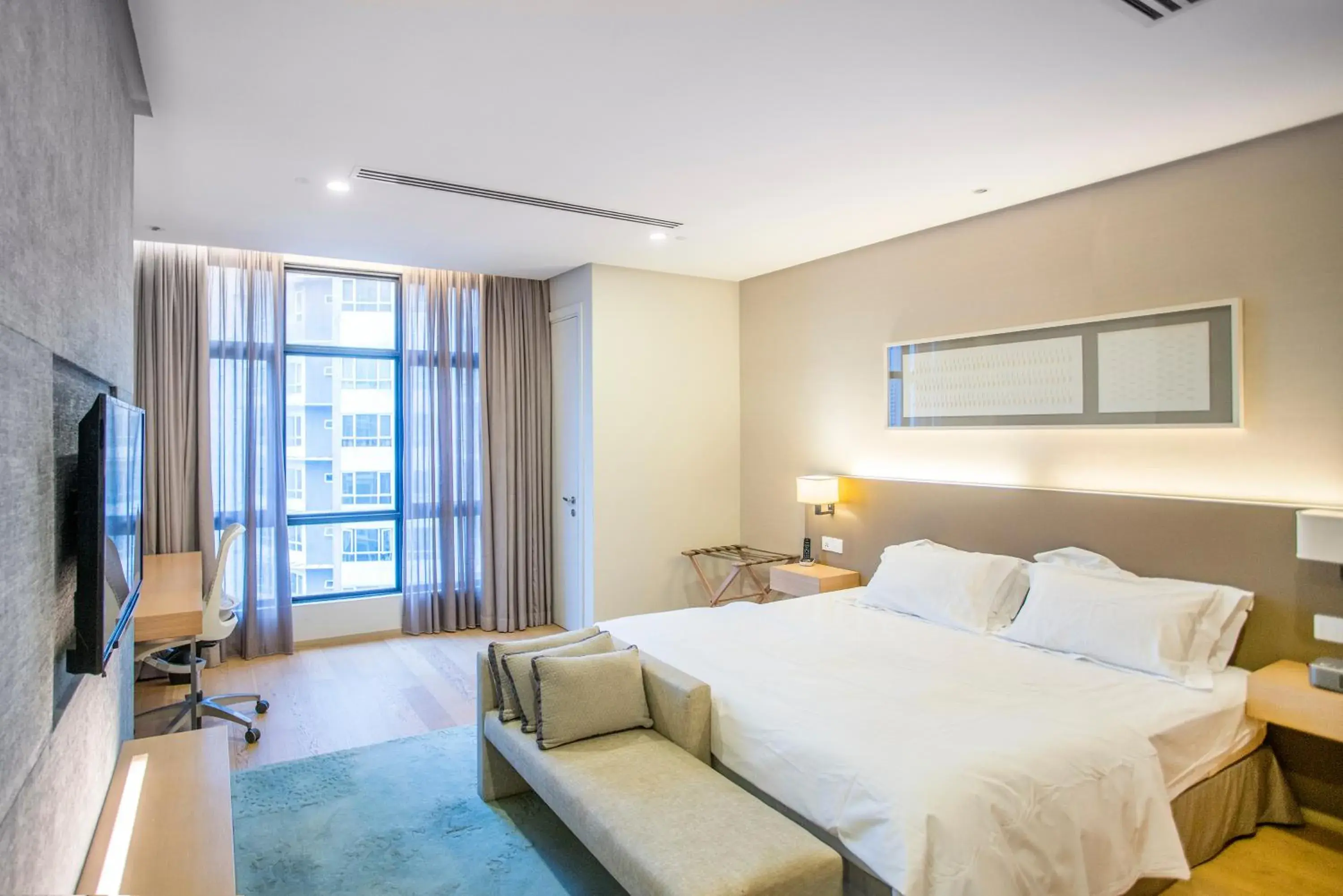 Deluxe One Bedroom Suite with Balcony in 188 Suites with Washer and Bathtub near KLCC Kula Lumpur Deluxe One Bedroom Suite with Balcony in 188 Suites with Washer and Bathtub near KLCC Kula Lumpur