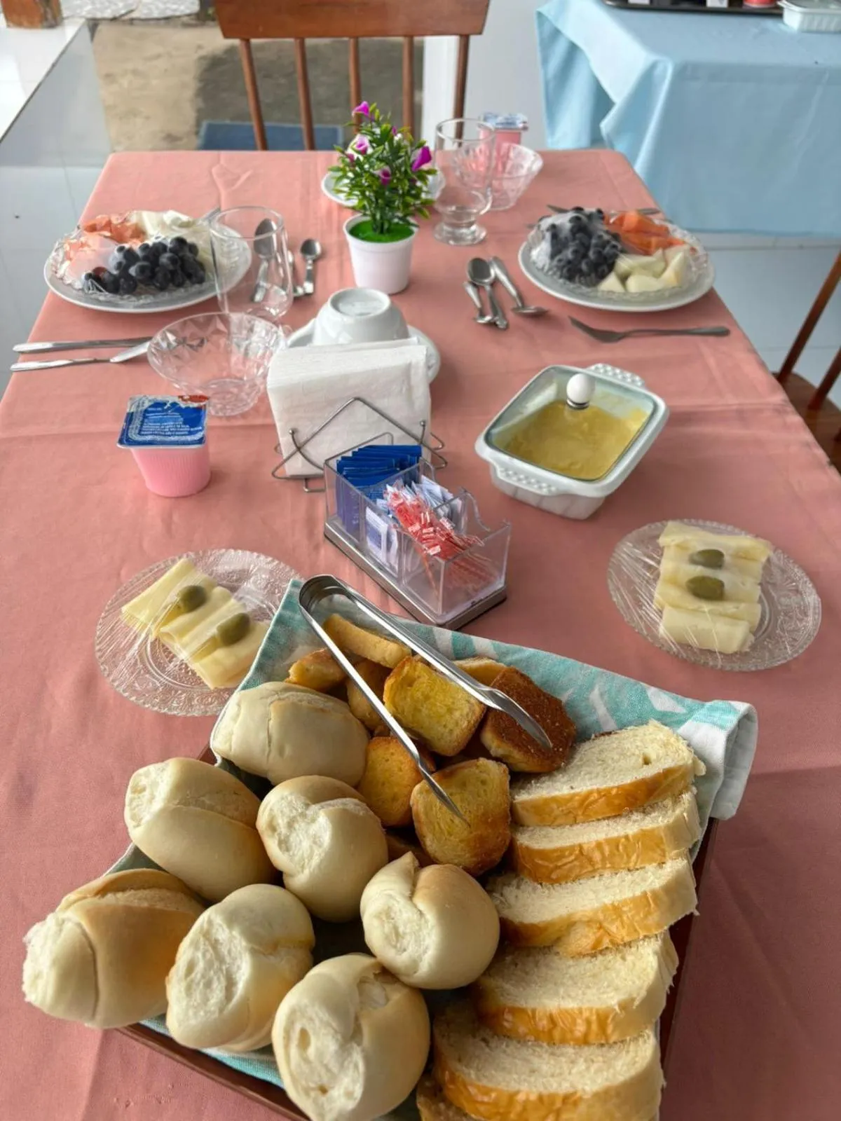 Breakfast in Dellas Pousada