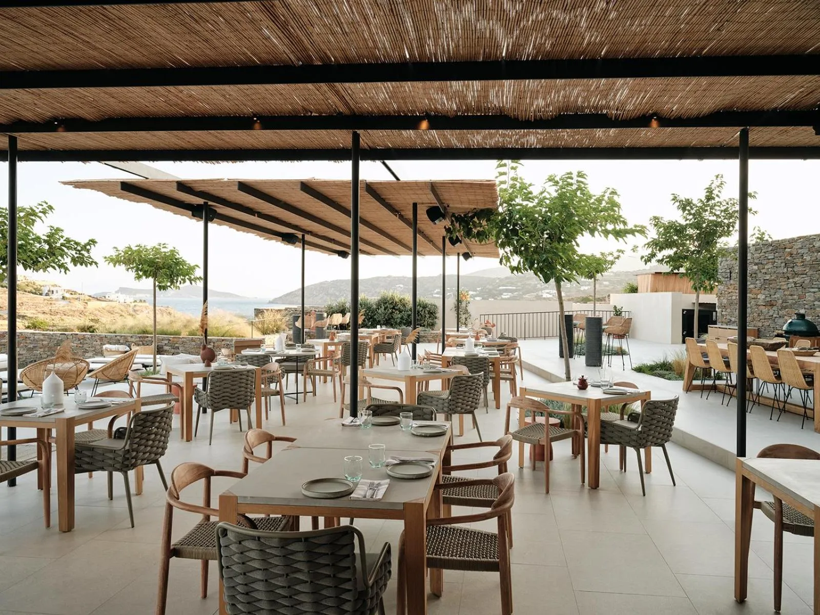 Restaurant/places to eat in NOS Hotel & Villas