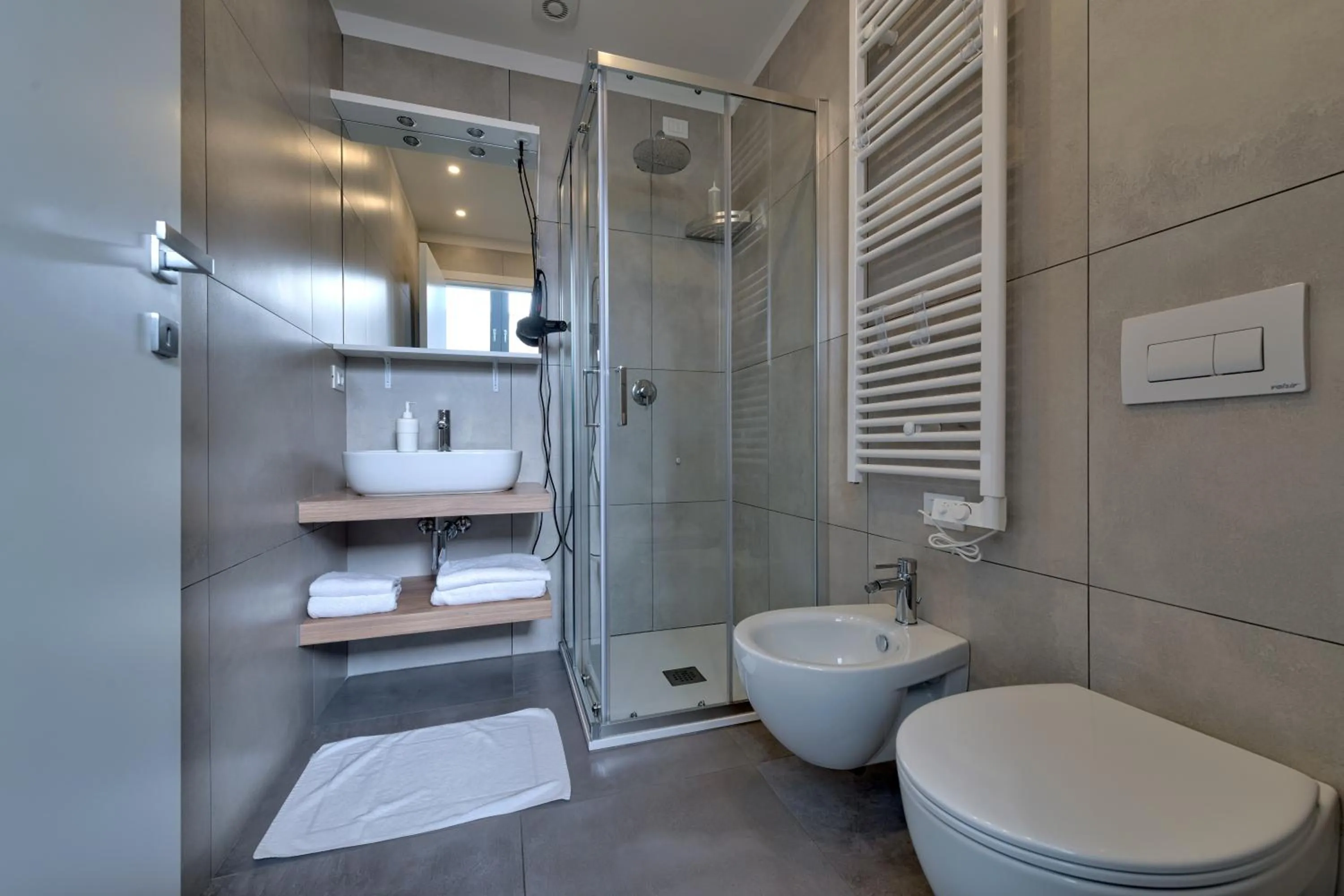 Shower in Marconi House