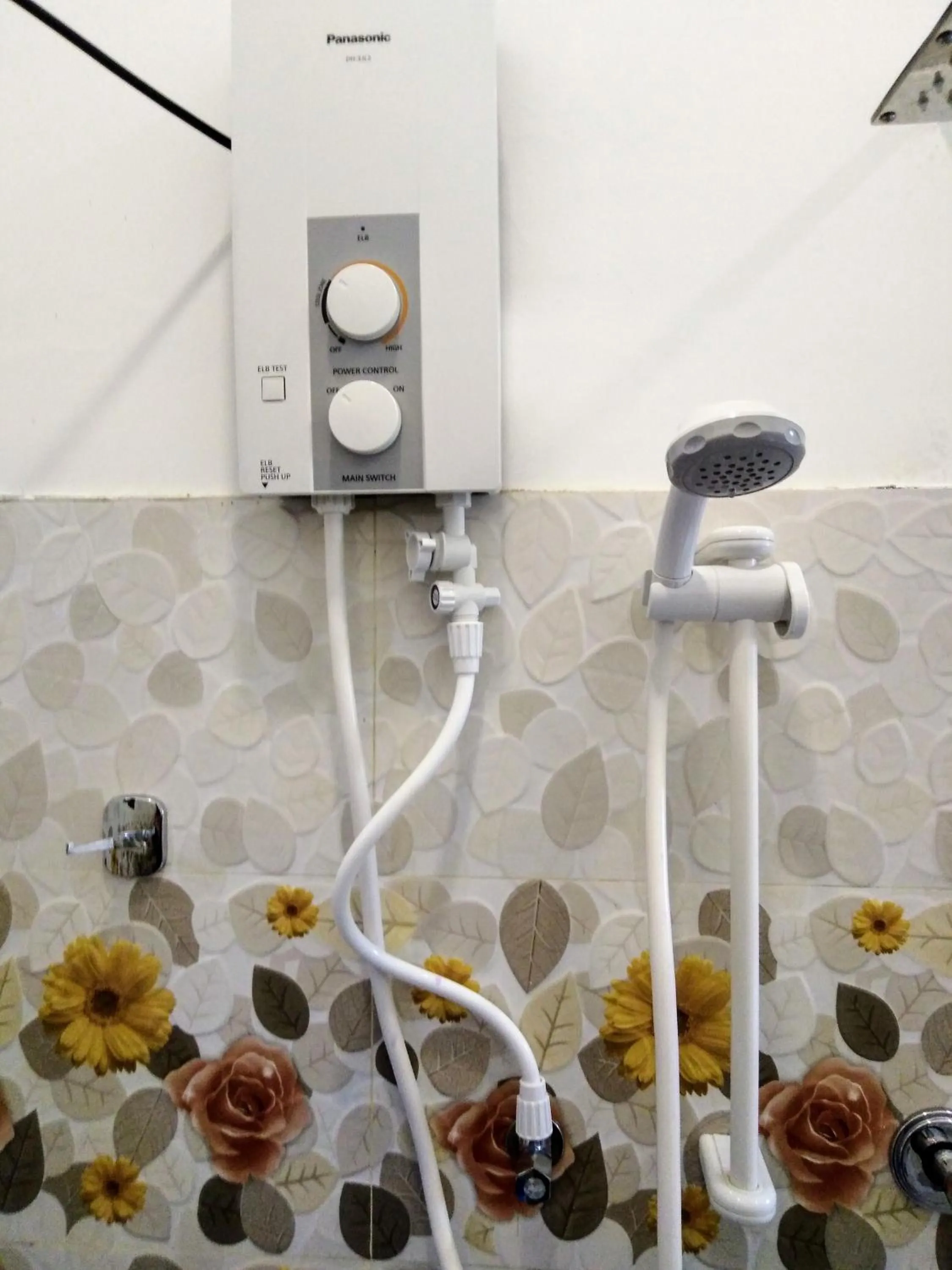 Shower in Sky Residence Hikkaduwa