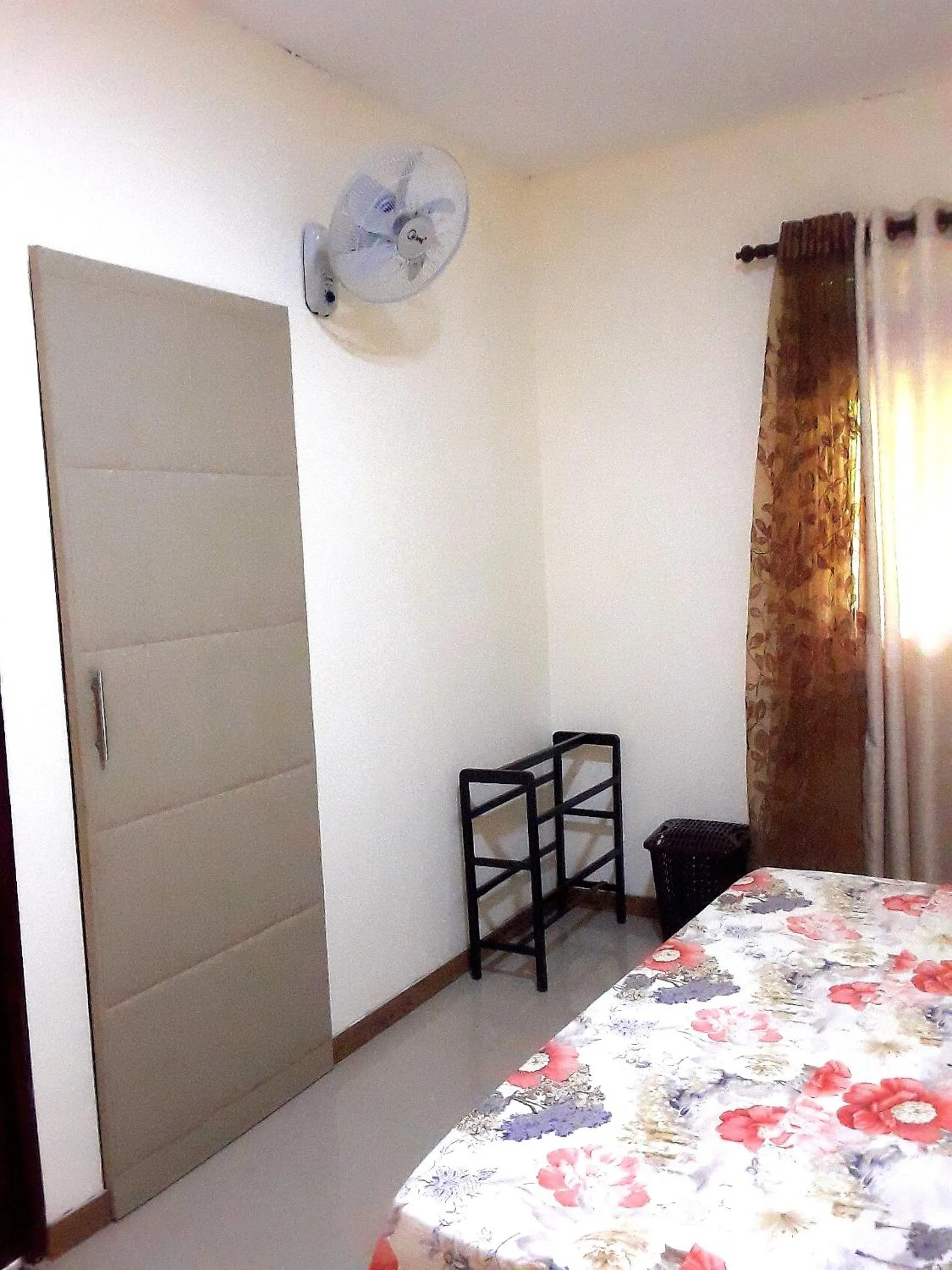 wardrobe, Bed in Sky Residence Hikkaduwa