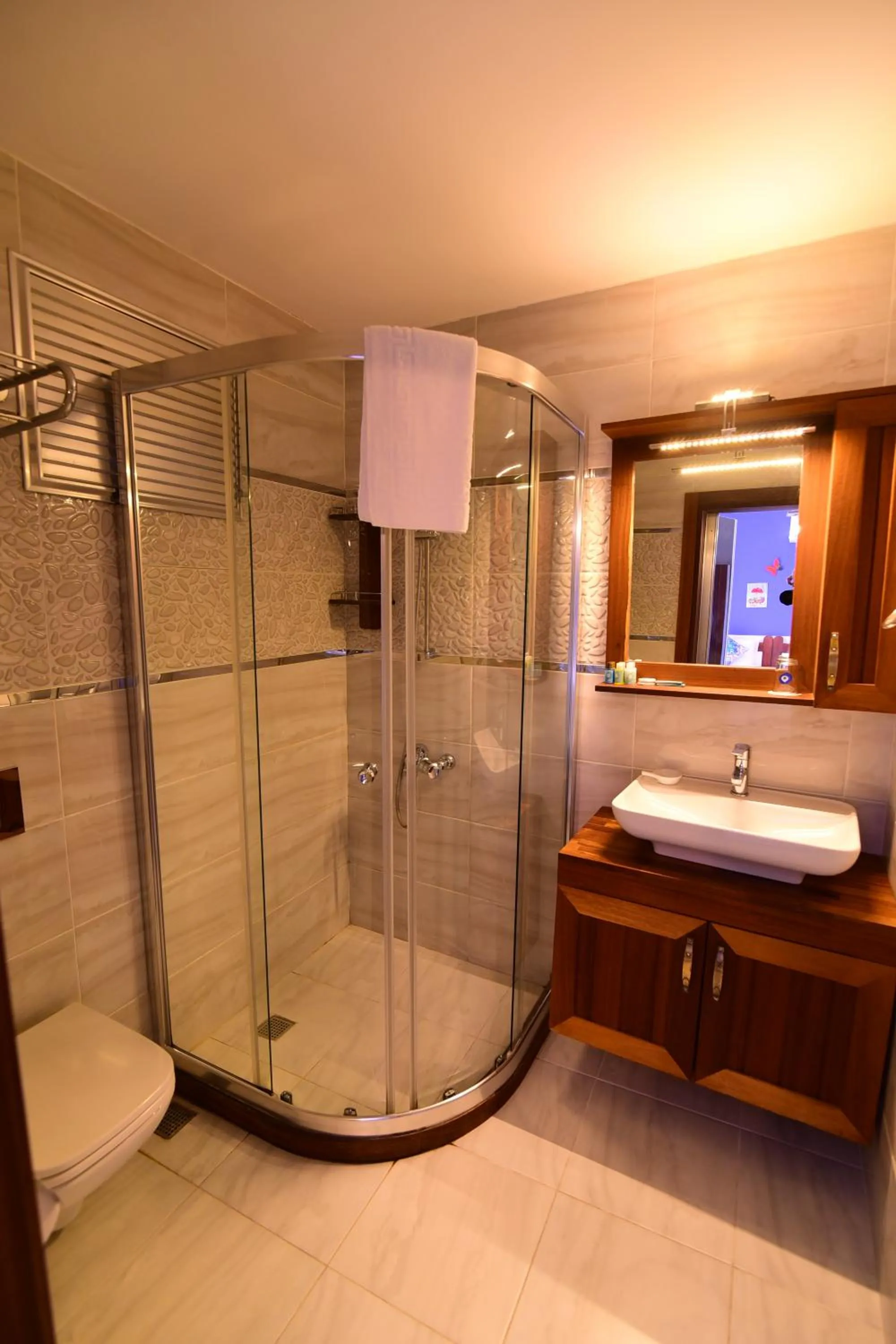 Bathroom in Eleni (L&E) Pansiyon