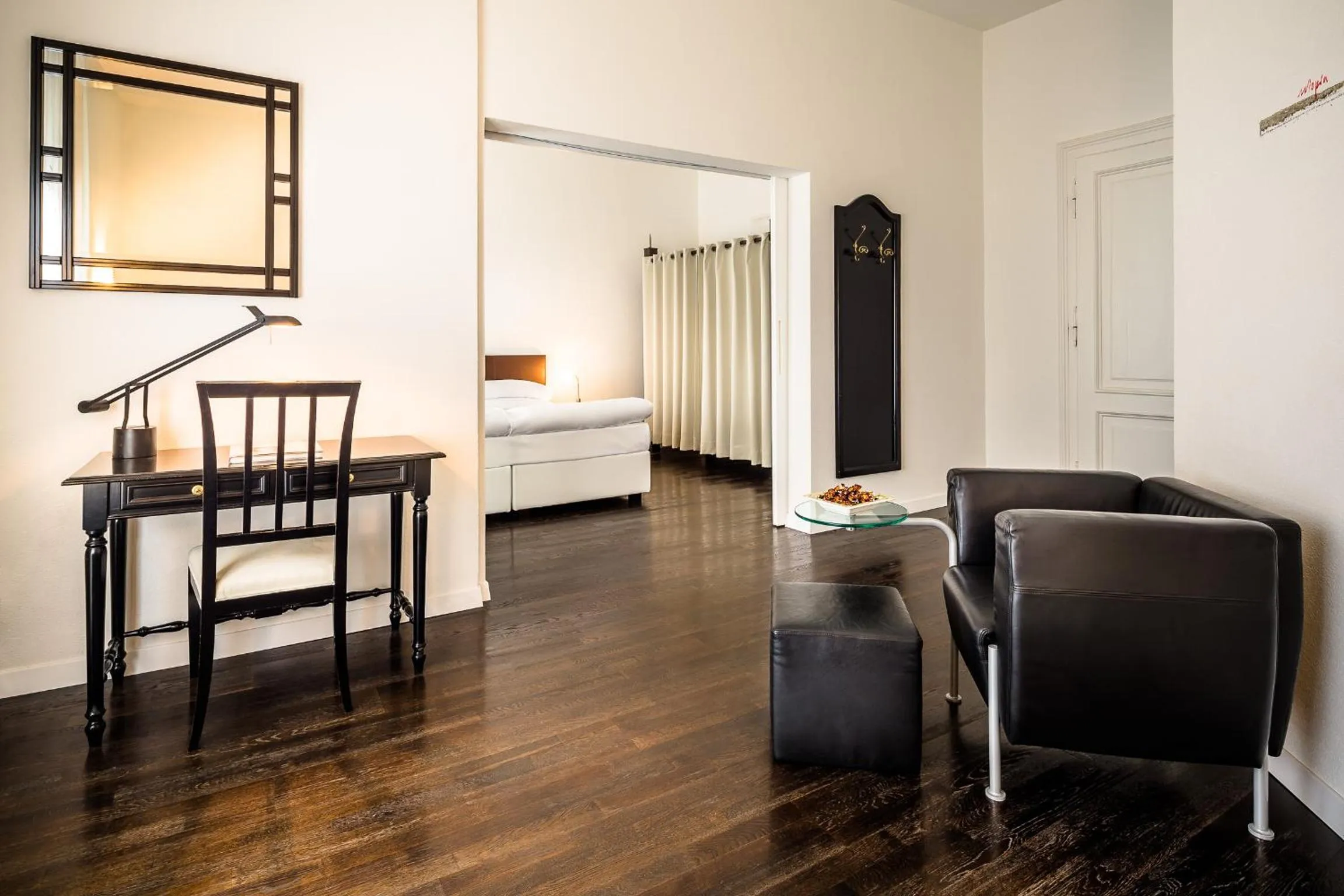 Photo of the whole room in Villa Tivoli