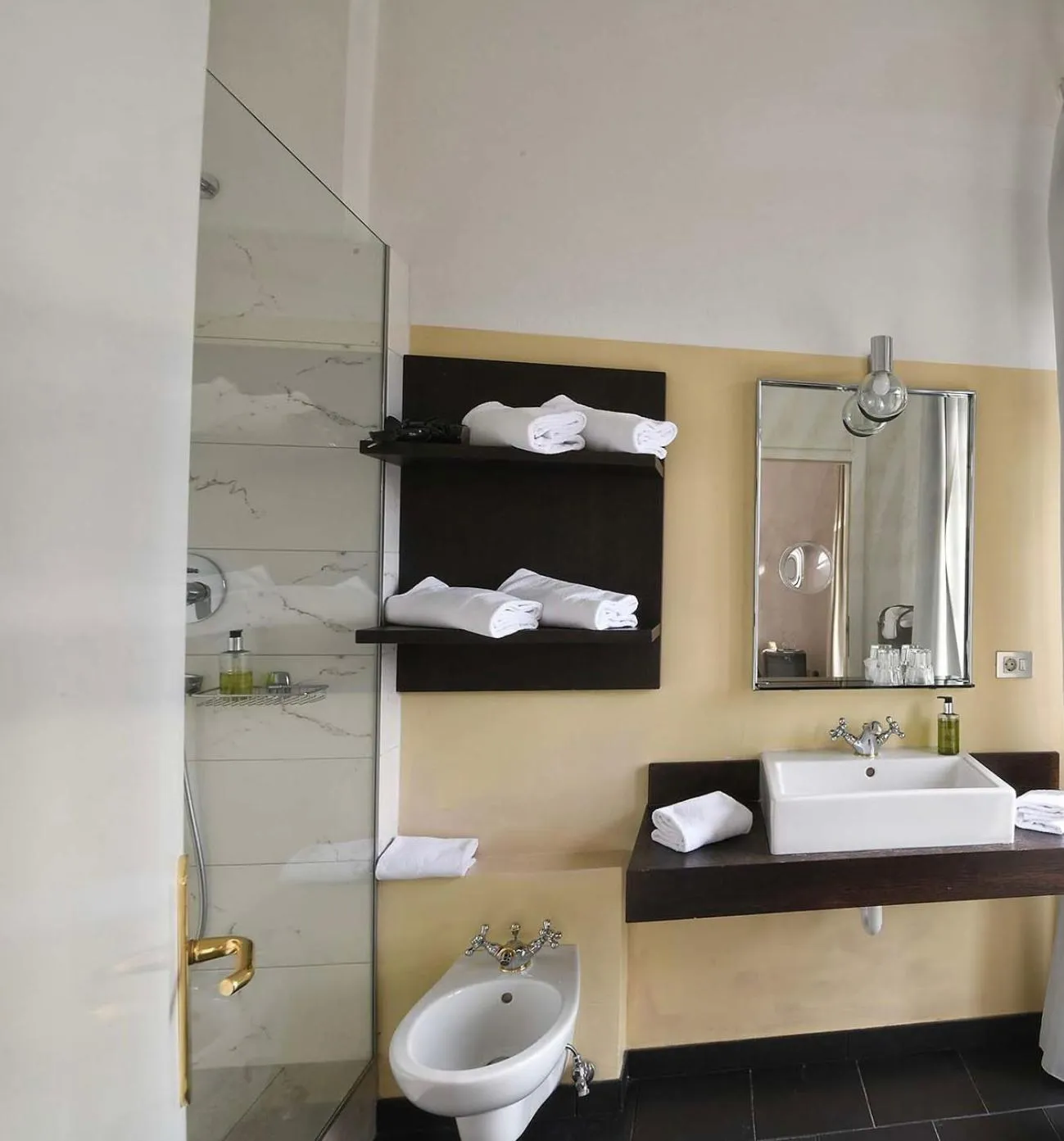 Bathroom in Villa Tivoli