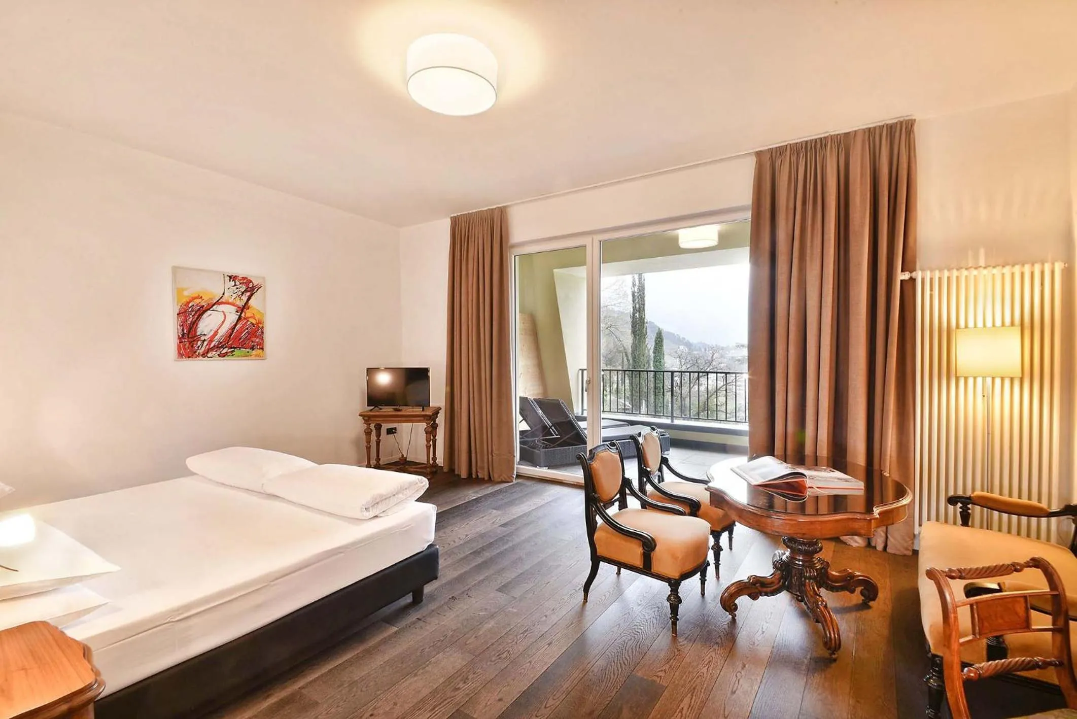 Photo of the whole room, Bed in Villa Tivoli