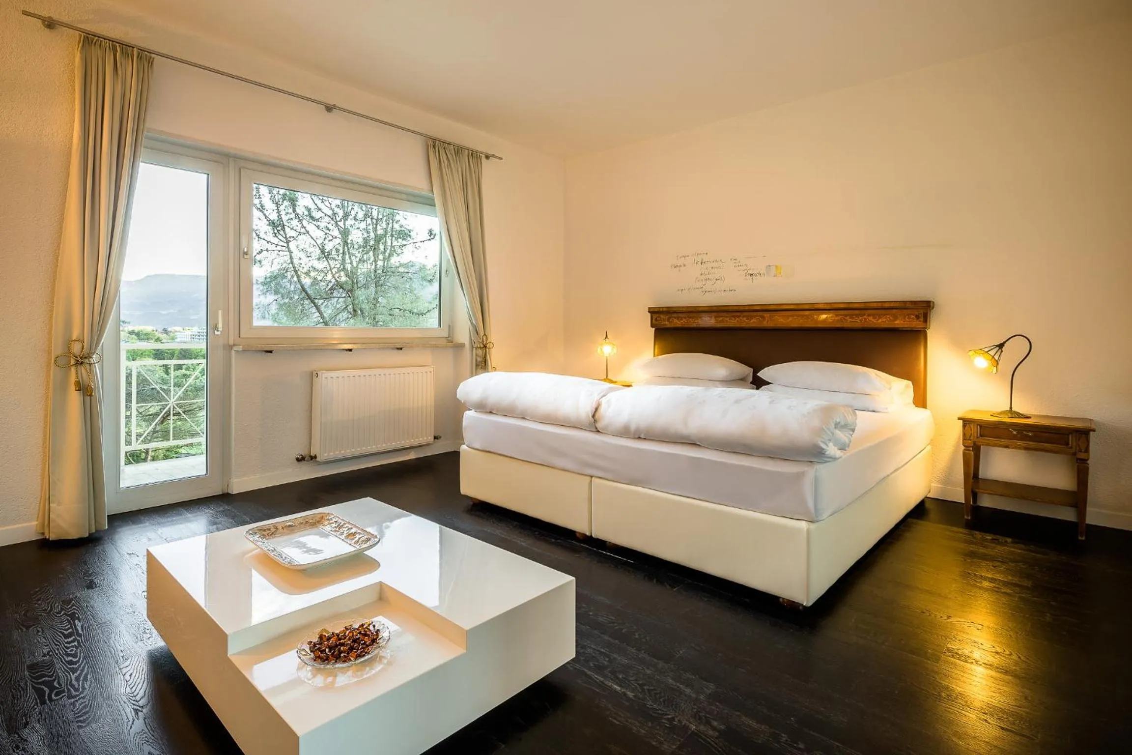 Photo of the whole room, Bed in Villa Tivoli