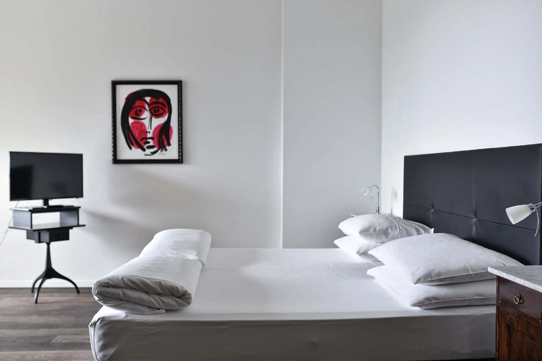 Photo of the whole room, Bed in Villa Tivoli