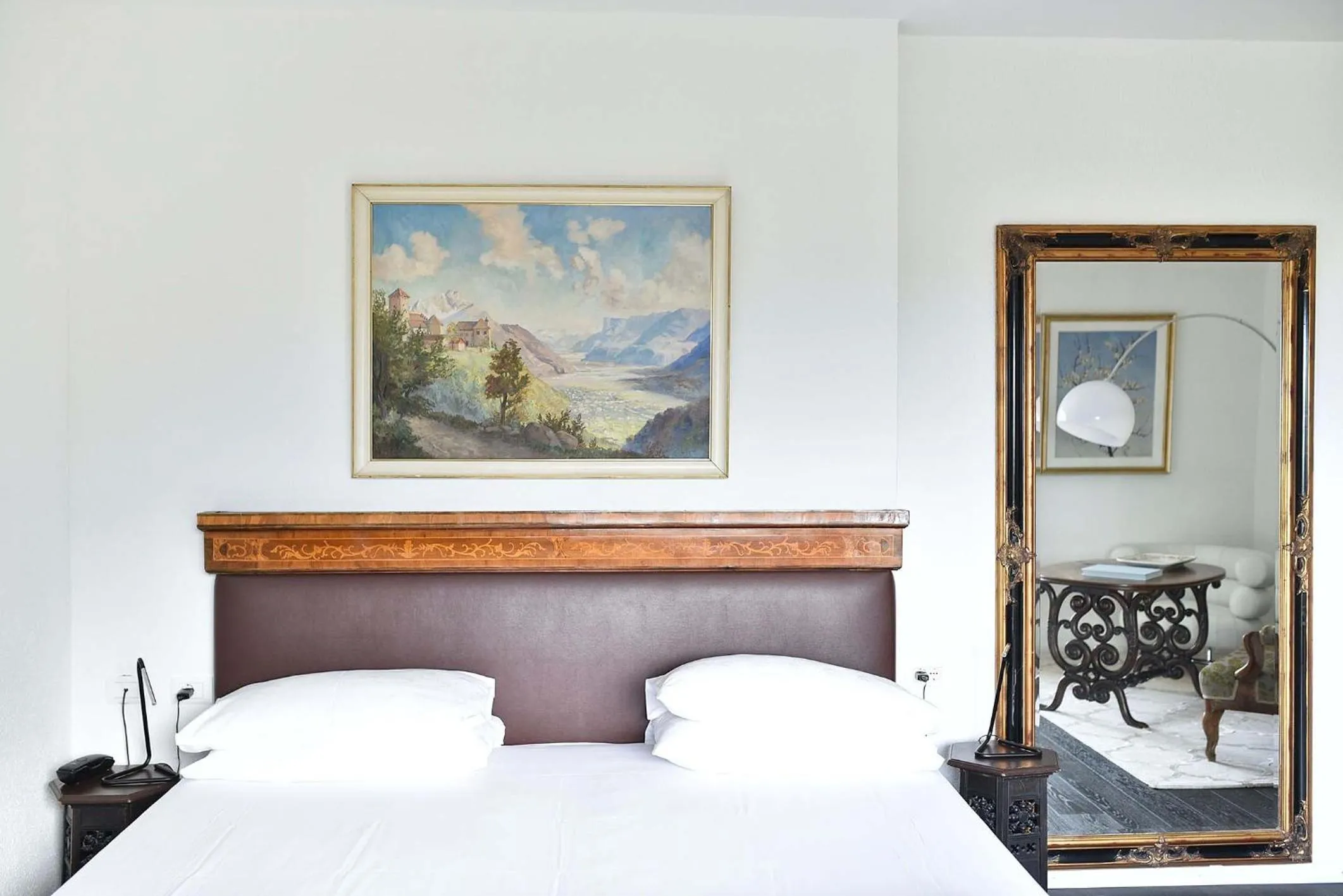 Photo of the whole room, Bed in Villa Tivoli