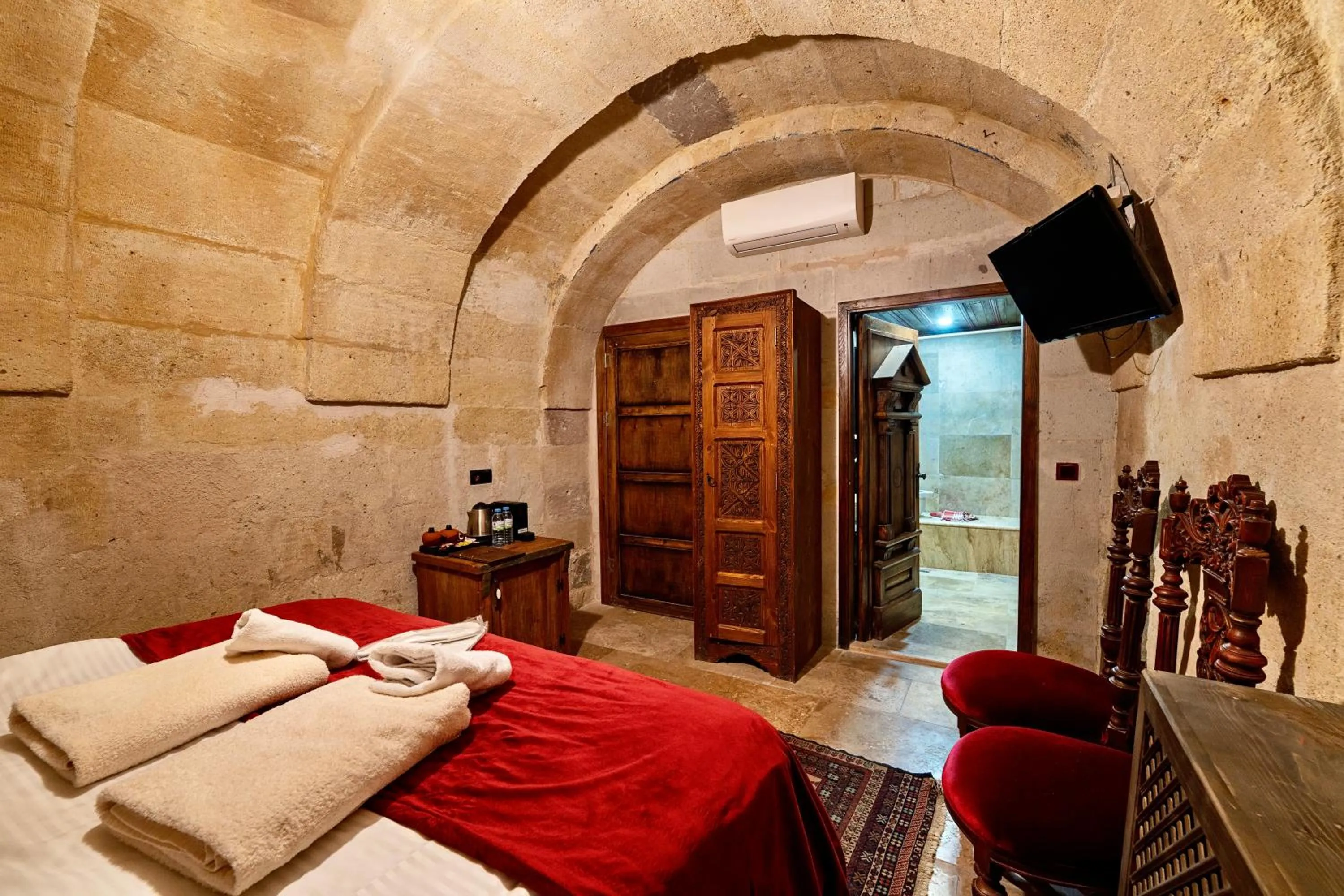 Photo of the whole room, Bed in Wish Cappadocia Love