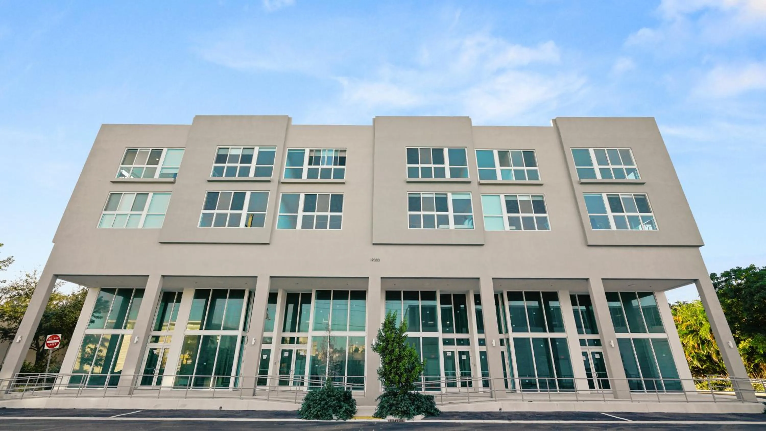 Property building in Lofts of Aventura