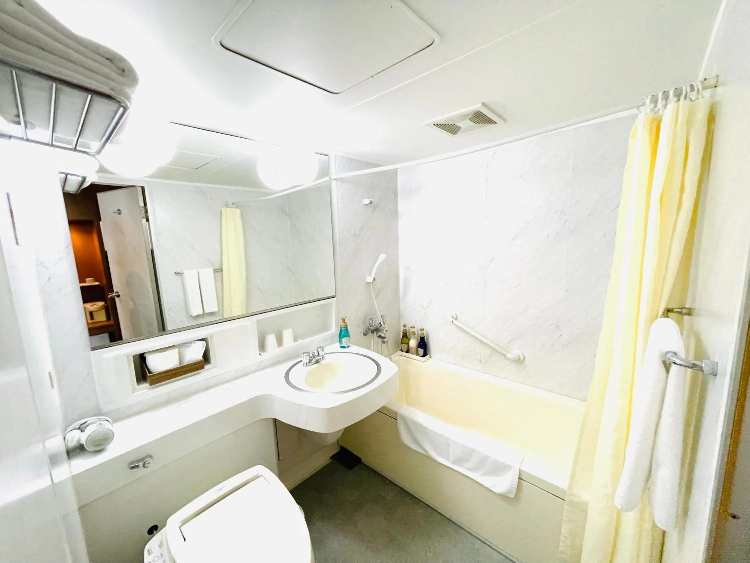 Bathroom in Watermark Hotel Okinawa Kume Island